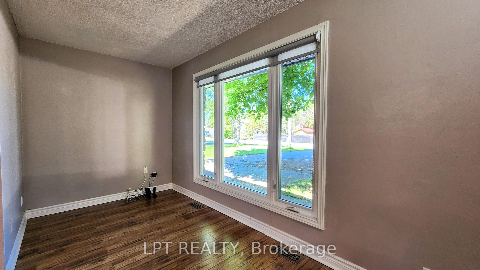 Photo 5 of 205 Christopher Street, Clearview, Stayner — HOMEH