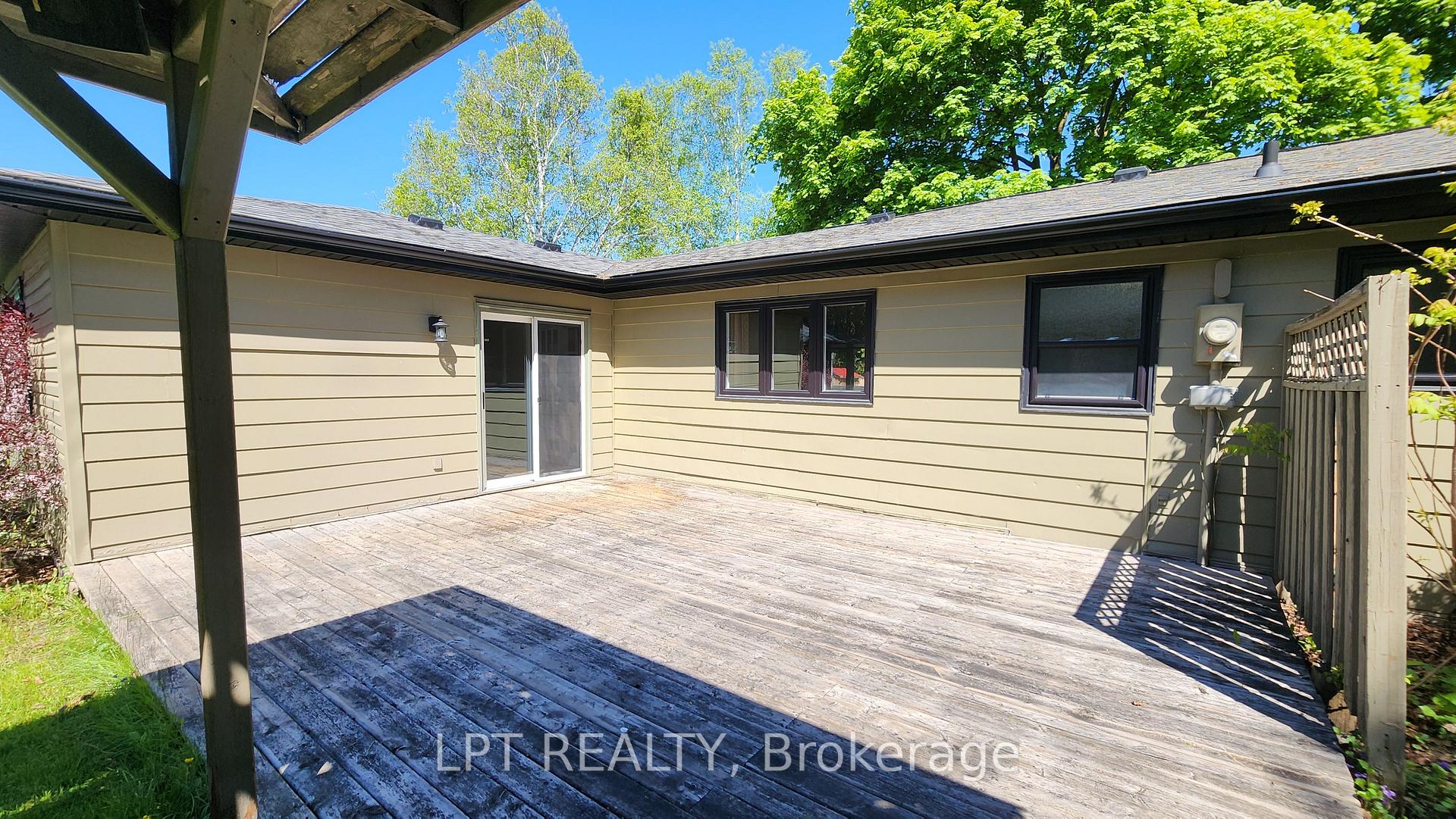 Photo 17 of 205 Christopher Street, Clearview, Stayner — HOMEH