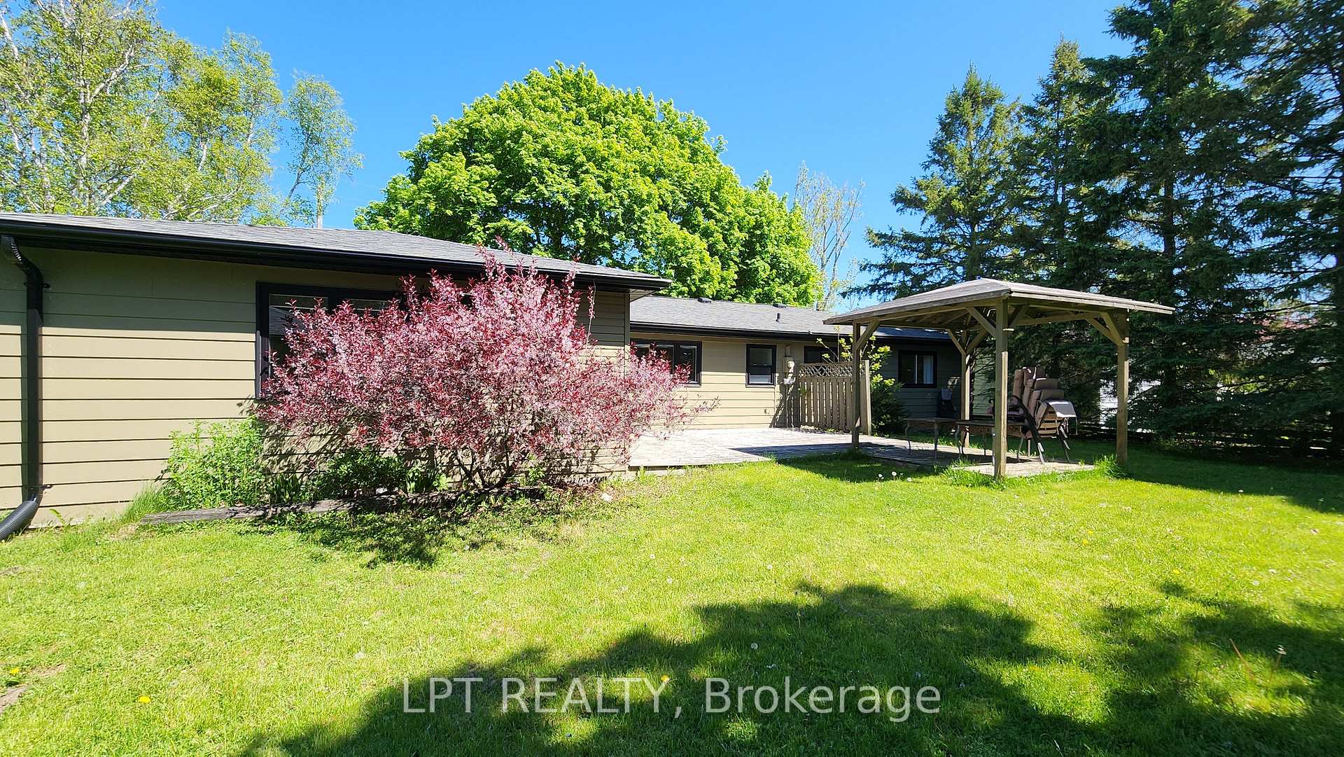 Photo 18 of 205 Christopher Street, Clearview, Stayner — HOMEH