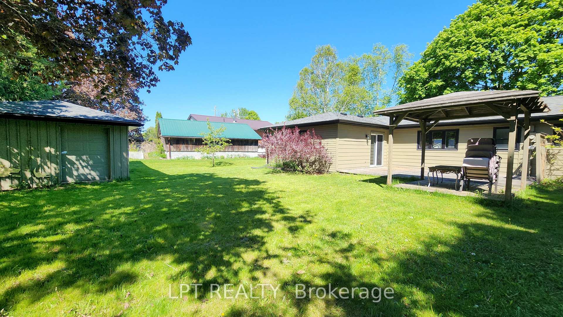 Photo 19 of 205 Christopher Street, Clearview, Stayner — HOMEH