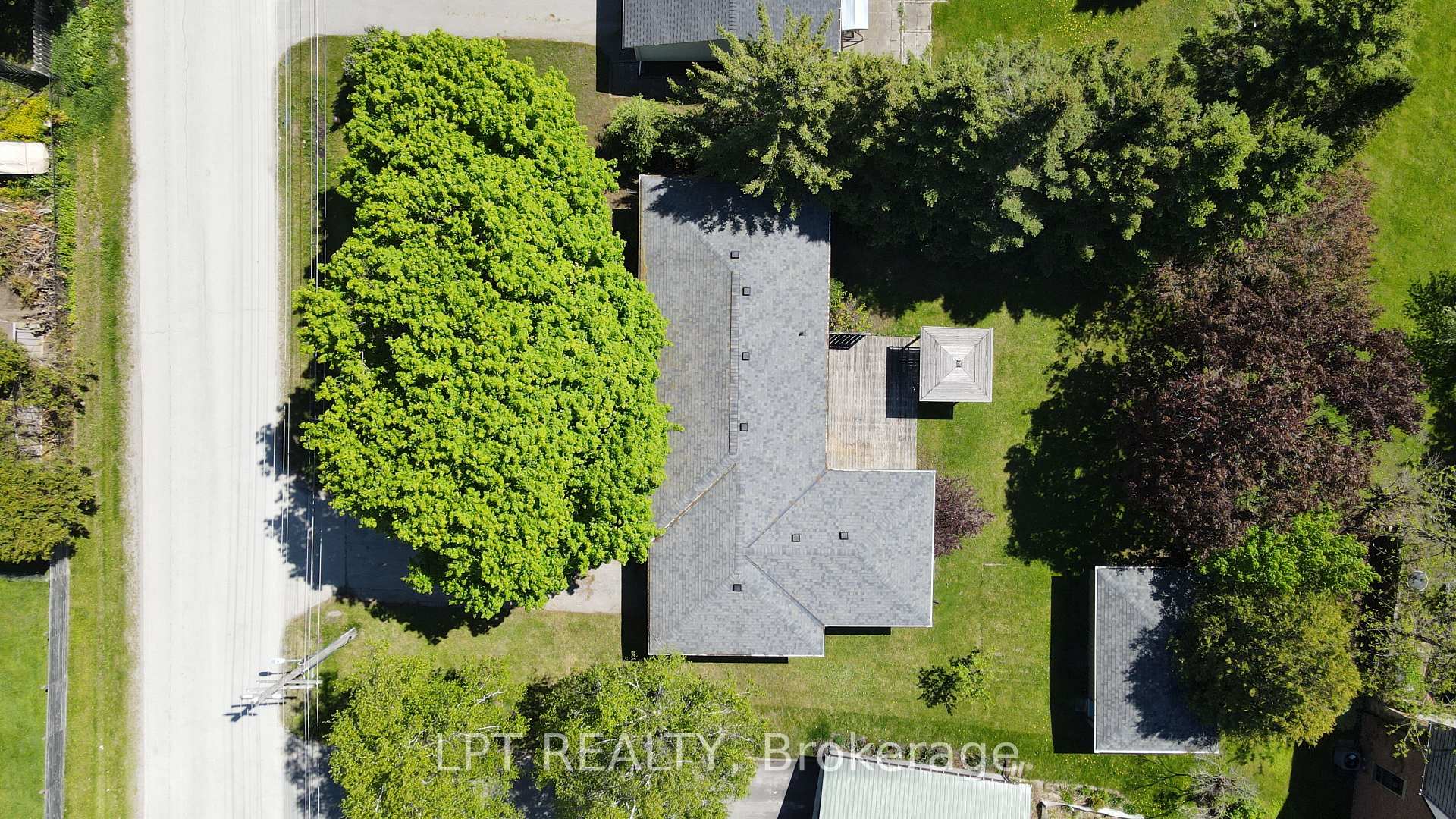 Photo 22 of 205 Christopher Street, Clearview, Stayner — HOMEH