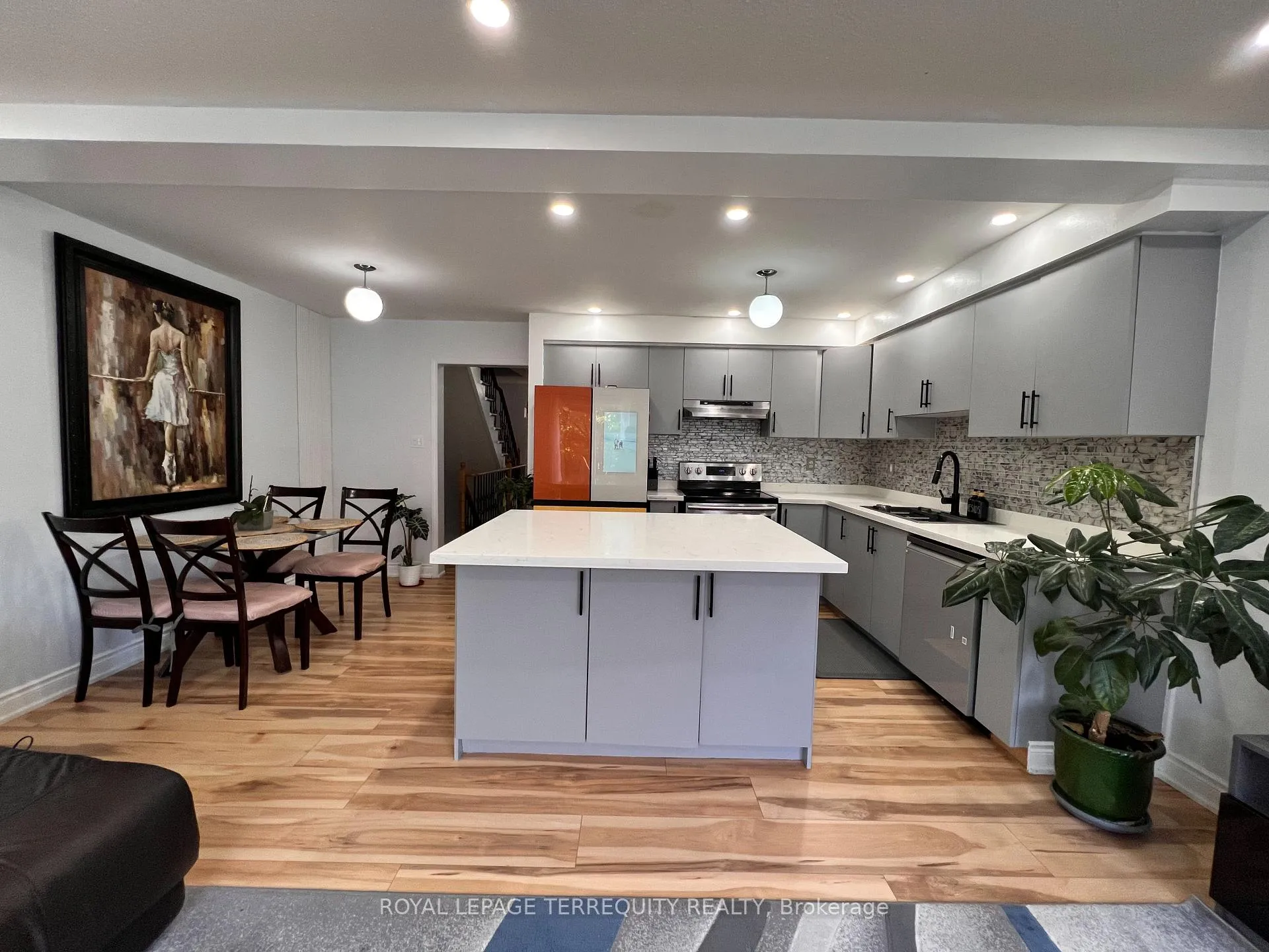 Photo 2 of 115 Guinevere Road, Markham, Cedarwood — HOMEH