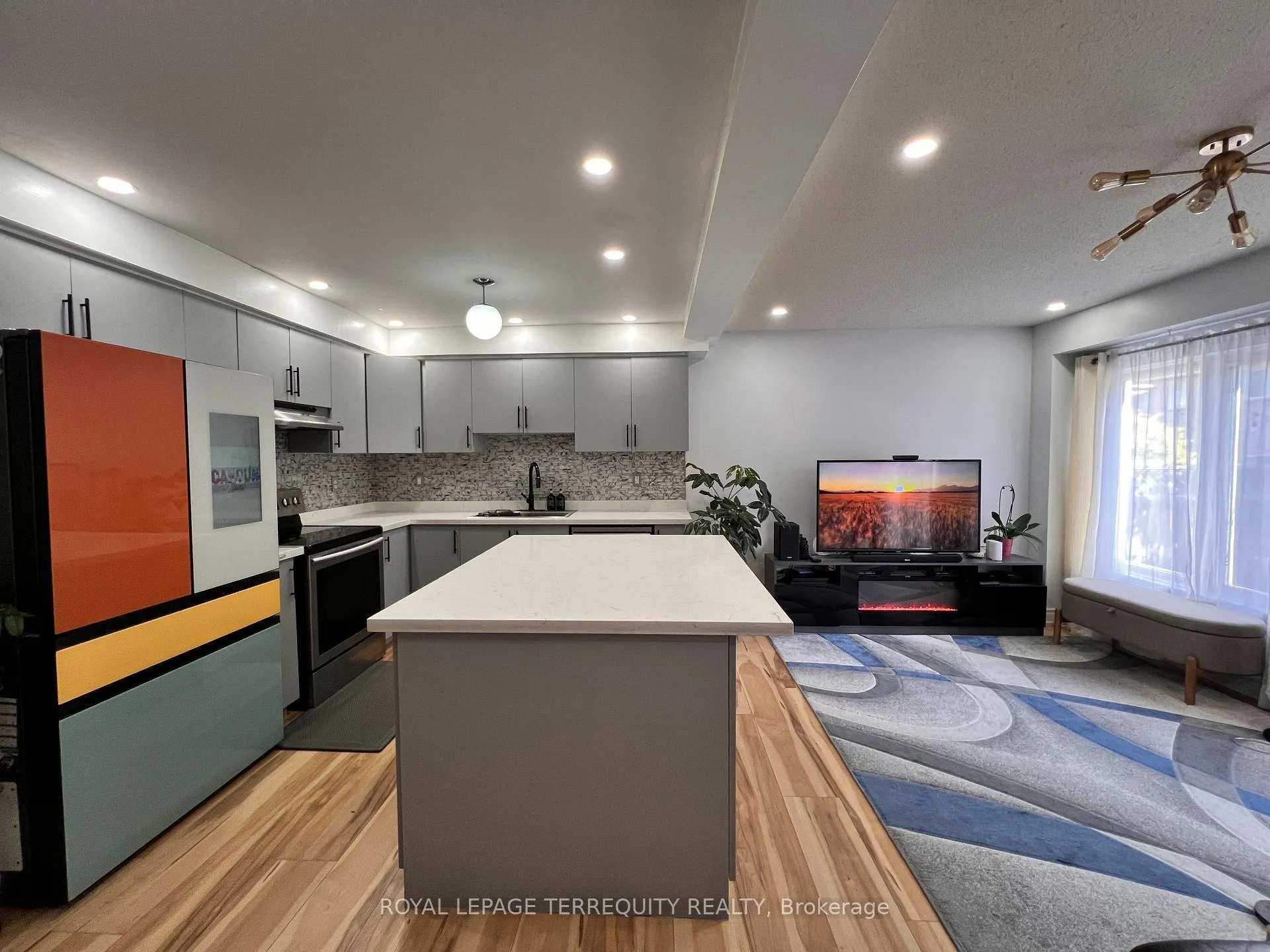 Photo 4 of 115 Guinevere Road, Markham, Cedarwood — HOMEH