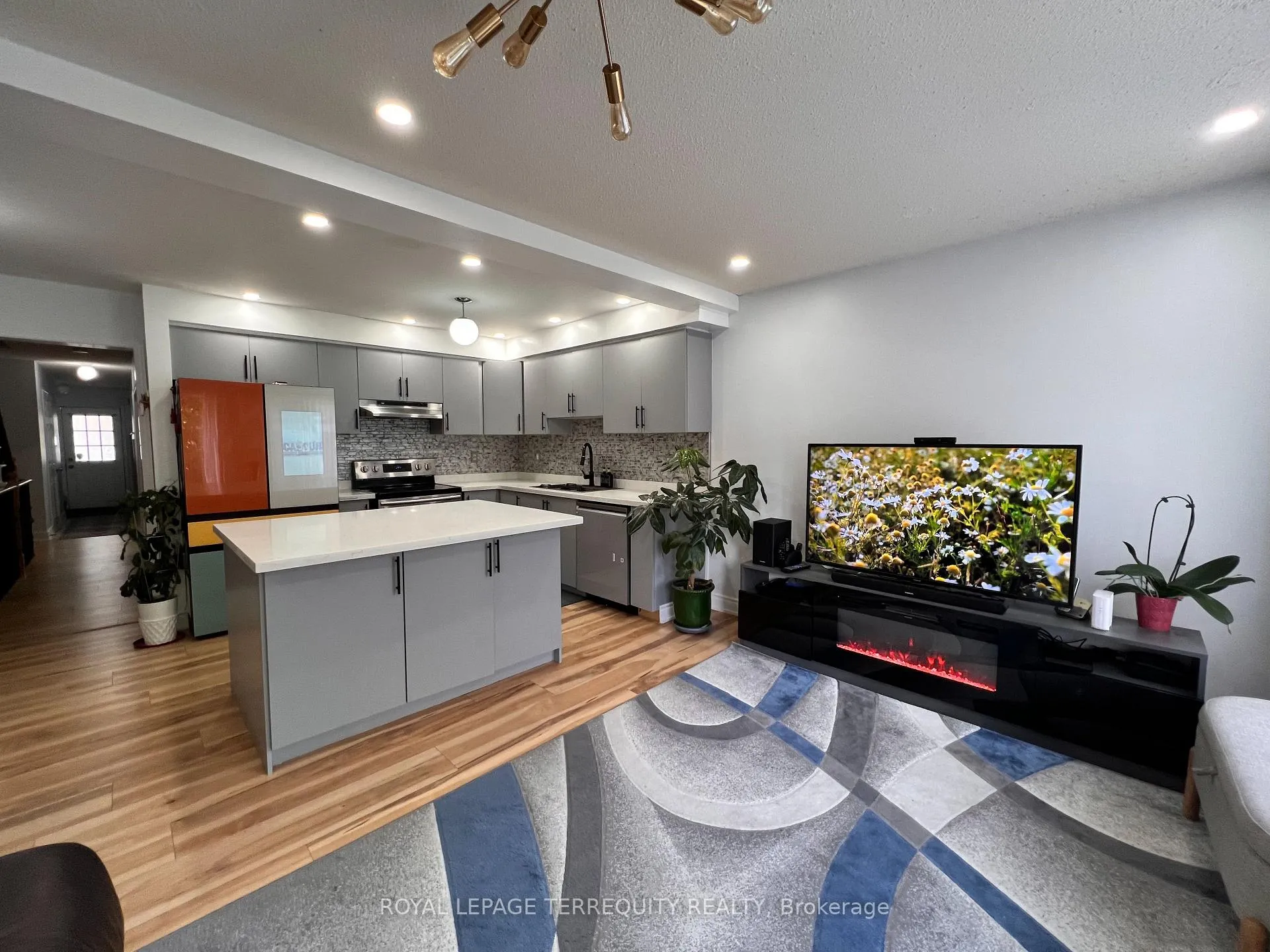 Photo 5 of 115 Guinevere Road, Markham, Cedarwood — HOMEH
