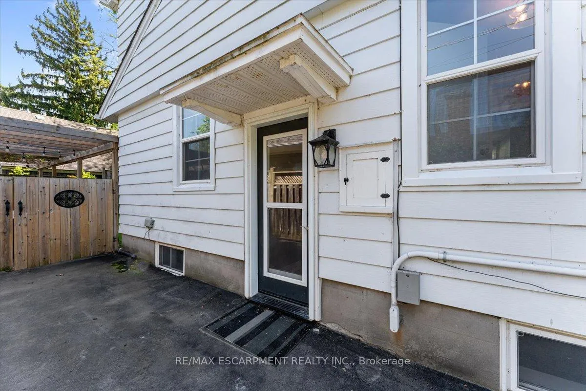 Photo 5 of 23 Nelles Boulevard, Grimsby, Grimsby West — HOMEH
