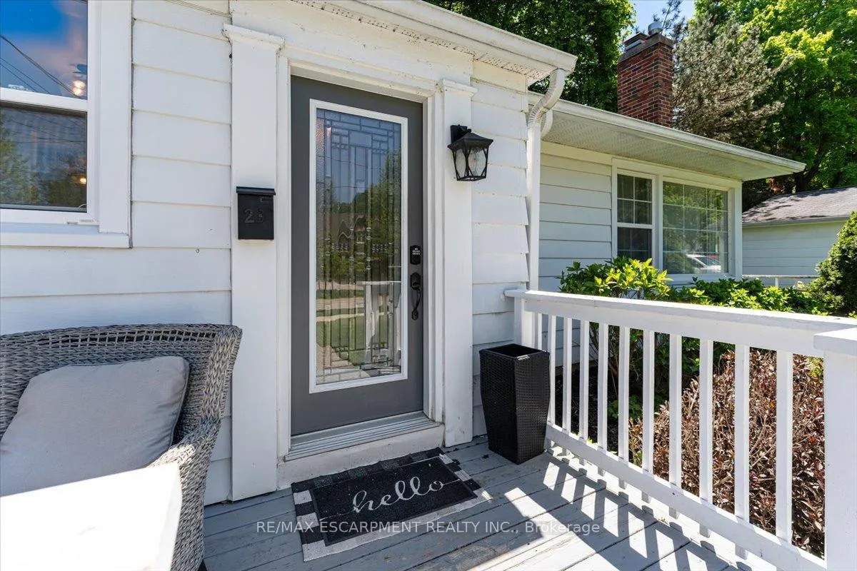 Photo 8 of 23 Nelles Boulevard, Grimsby, Grimsby West — HOMEH