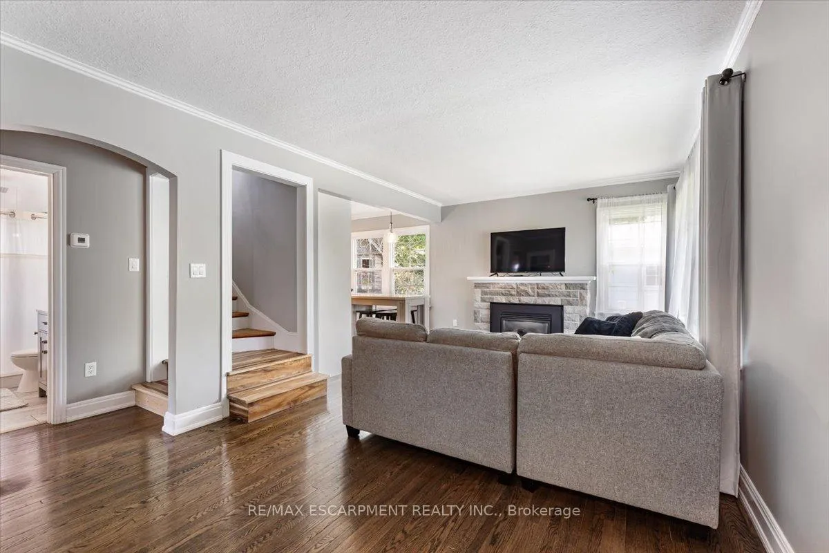 Photo 10 of 23 Nelles Boulevard, Grimsby, Grimsby West — HOMEH
