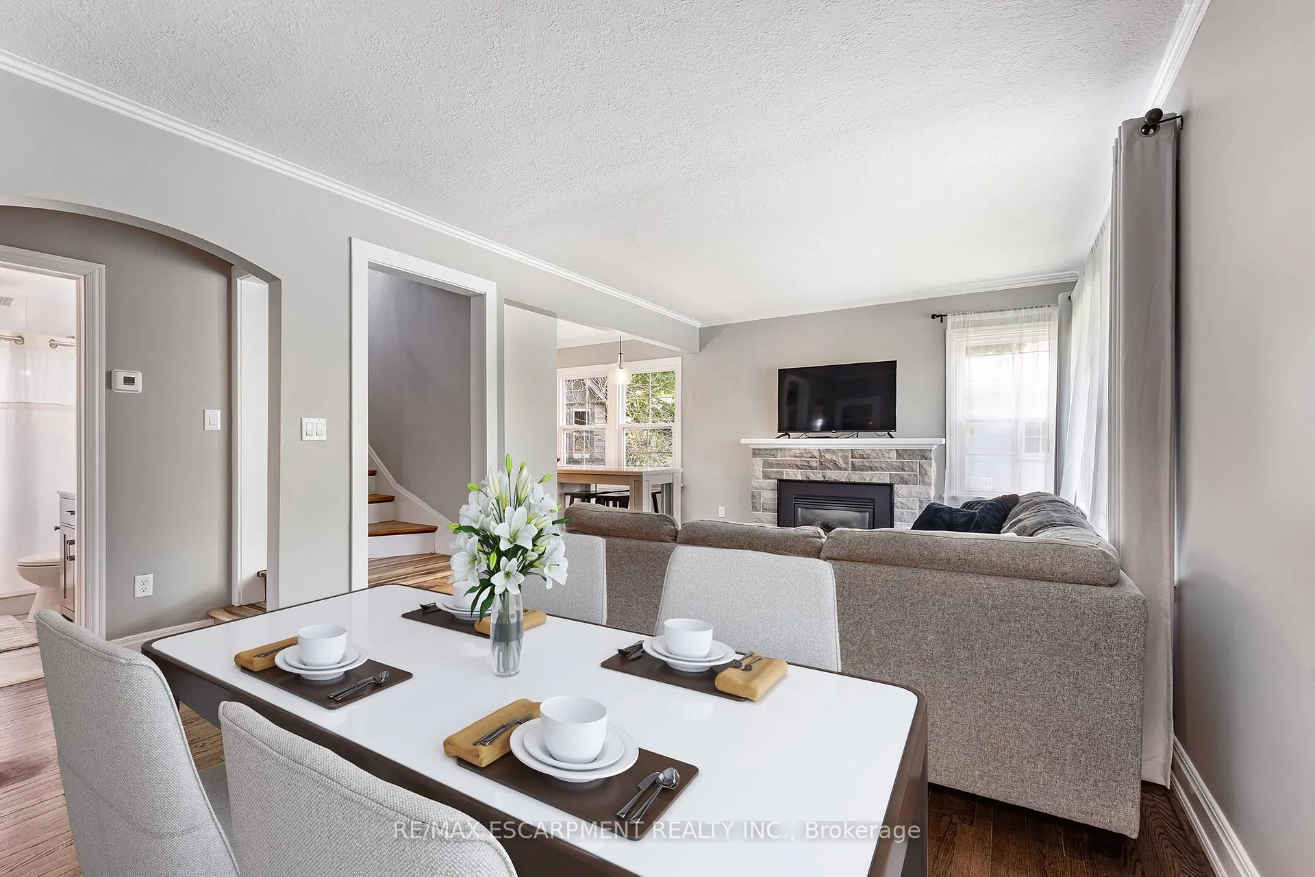 Photo 11 of 23 Nelles Boulevard, Grimsby, Grimsby West — HOMEH