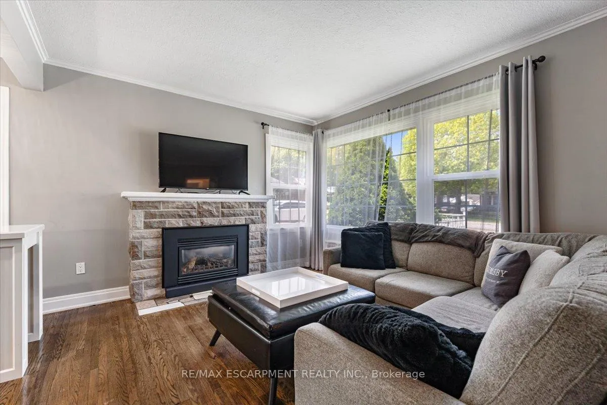 Photo 12 of 23 Nelles Boulevard, Grimsby, Grimsby West — HOMEH