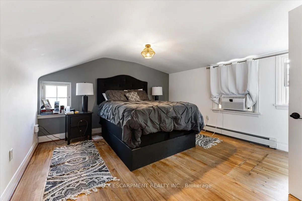 Photo 22 of 23 Nelles Boulevard, Grimsby, Grimsby West — HOMEH