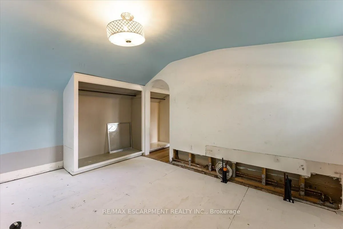 Photo 25 of 23 Nelles Boulevard, Grimsby, Grimsby West — HOMEH