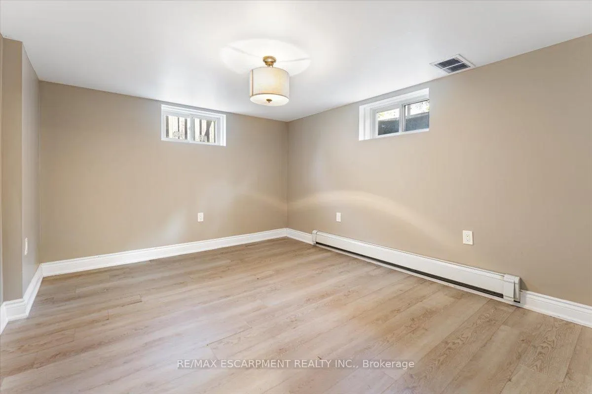 Photo 31 of 23 Nelles Boulevard, Grimsby, Grimsby West — HOMEH