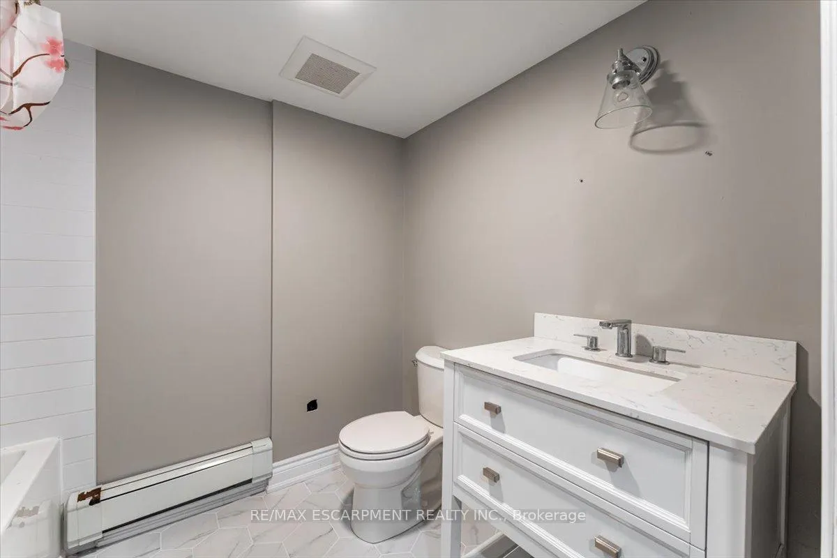 Photo 32 of 23 Nelles Boulevard, Grimsby, Grimsby West — HOMEH