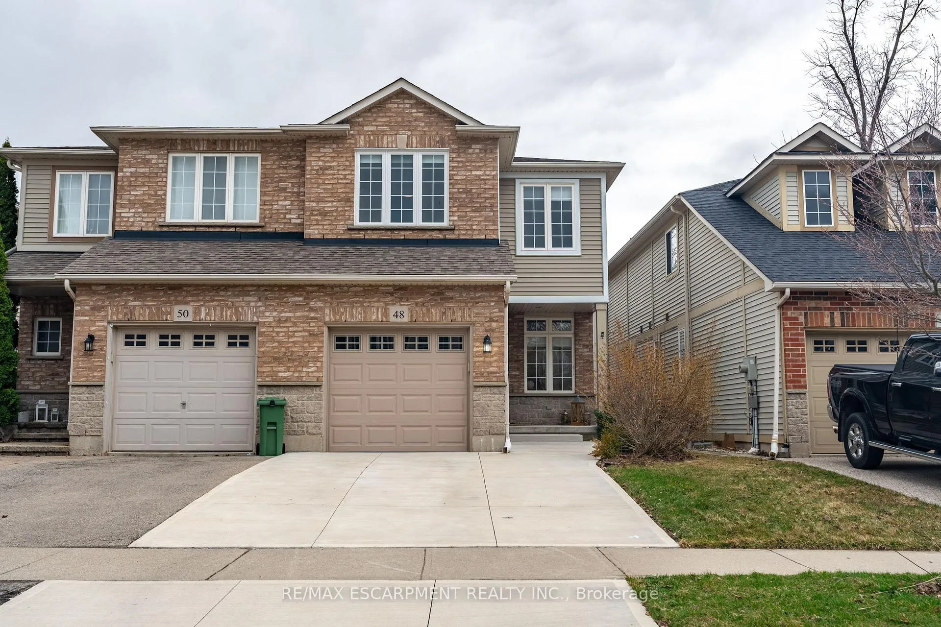 Photo 1 of 48 Goldenview Court, Hamilton, Waterdown — HOMEH