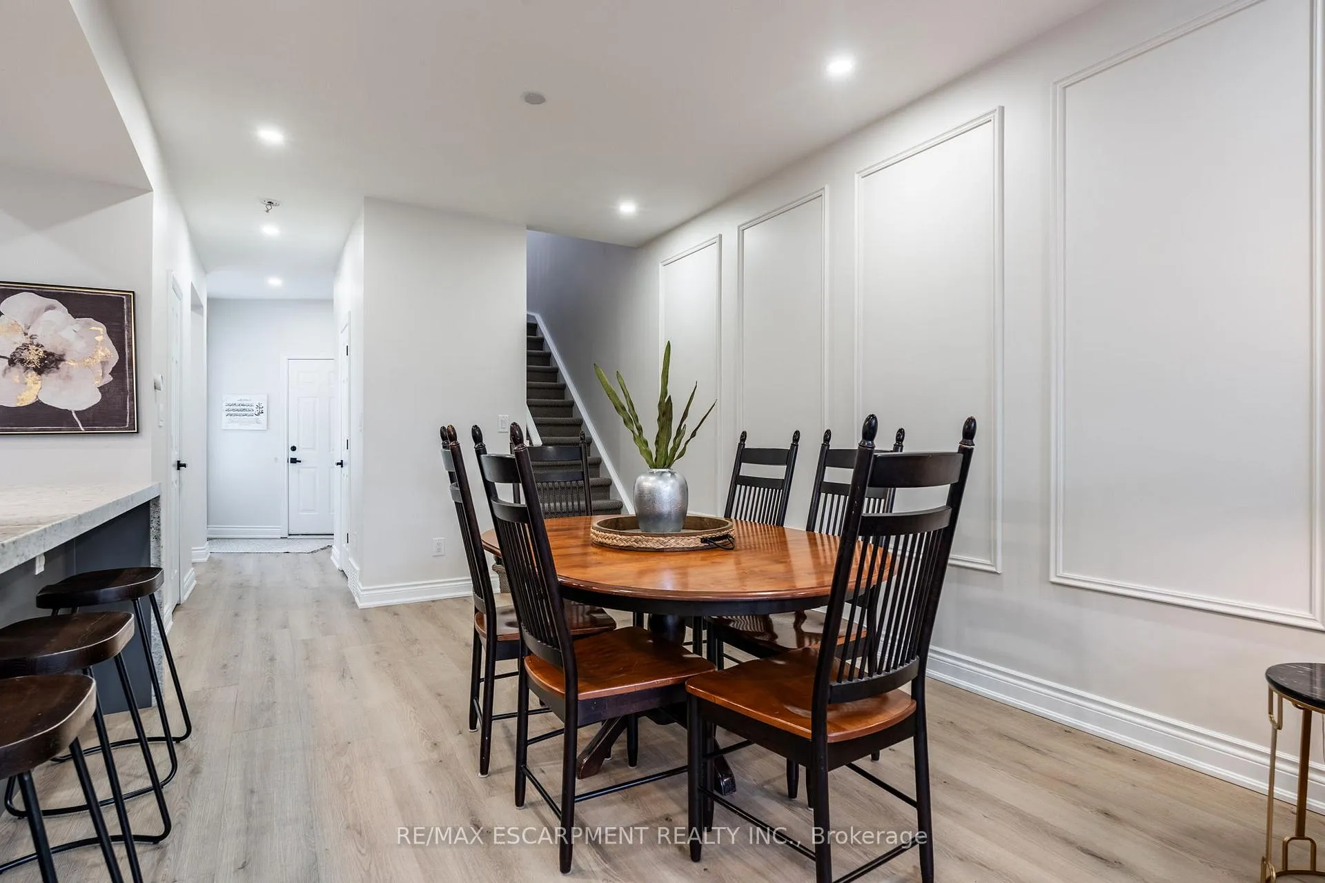 Photo 13 of 48 Goldenview Court, Hamilton, Waterdown — HOMEH