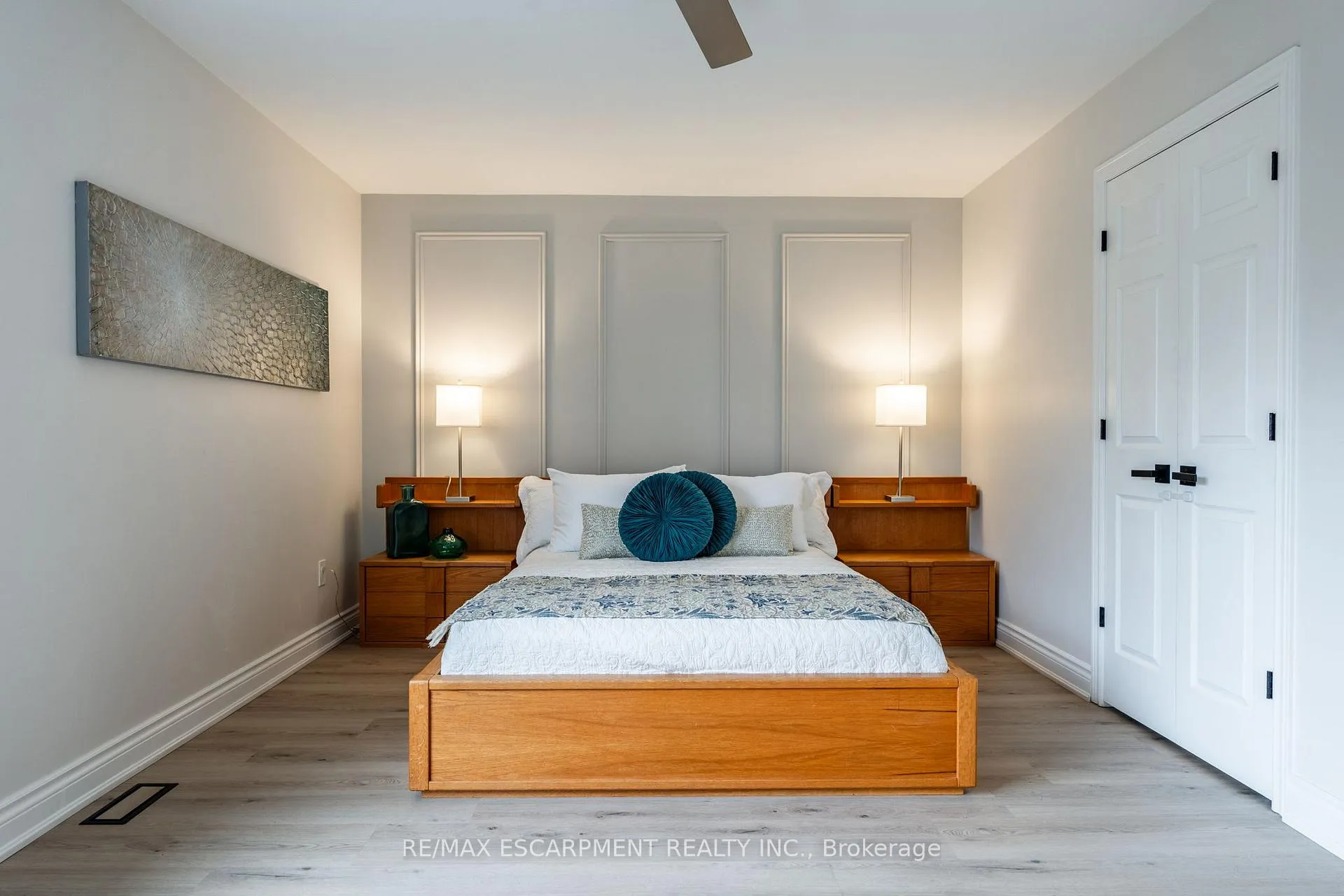 Photo 17 of 48 Goldenview Court, Hamilton, Waterdown — HOMEH