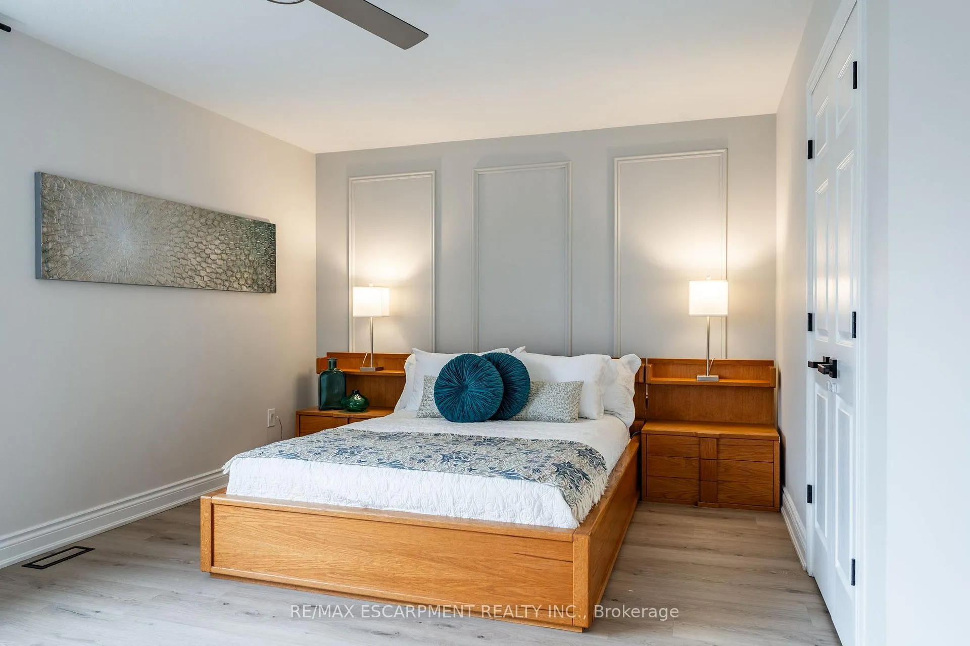 Photo 18 of 48 Goldenview Court, Hamilton, Waterdown — HOMEH