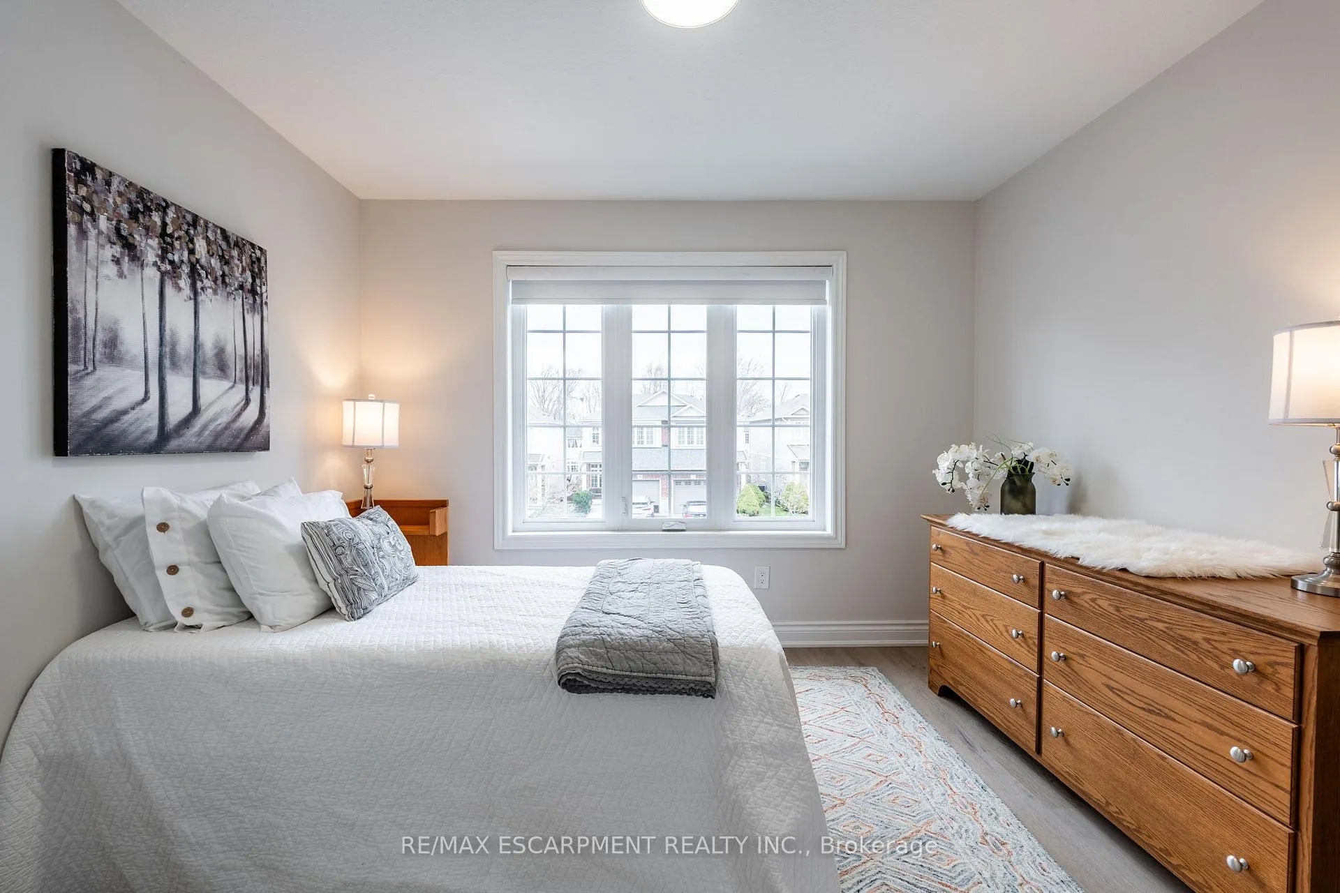 Photo 25 of 48 Goldenview Court, Hamilton, Waterdown — HOMEH