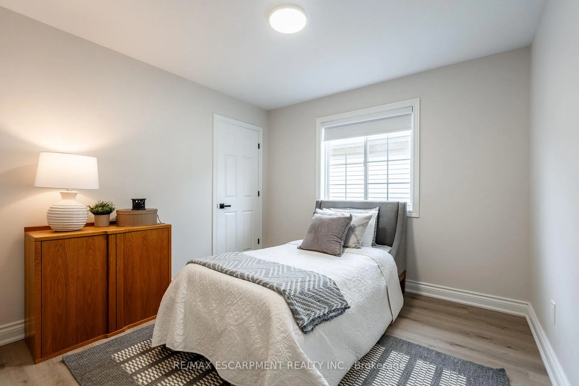 Photo 33 of 48 Goldenview Court, Hamilton, Waterdown — HOMEH