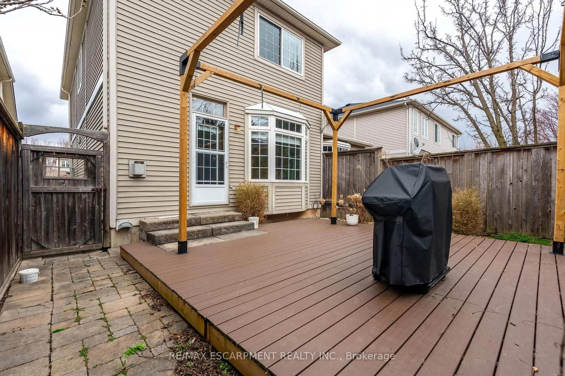 Photo 39 of 48 Goldenview Court, Hamilton, Waterdown — HOMEH