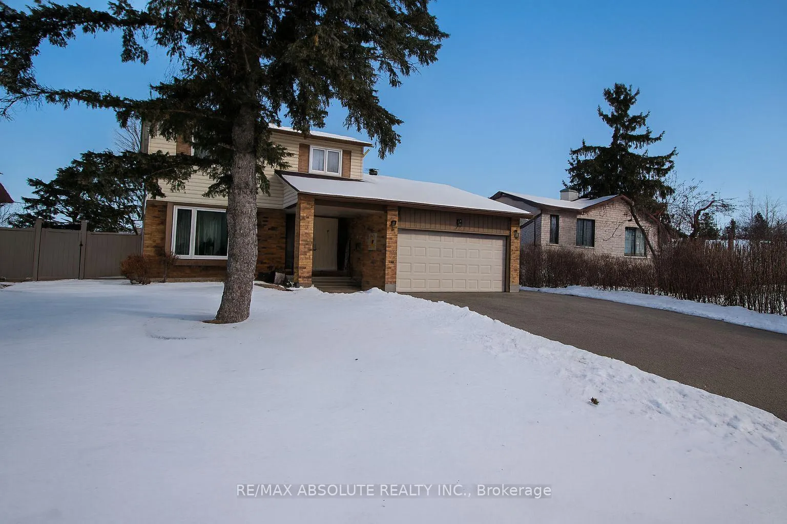 Photo 3 of 198 Hoylake Crescent, Ottawa, Bilberry Creek/Queenswood Heights — HOMEH