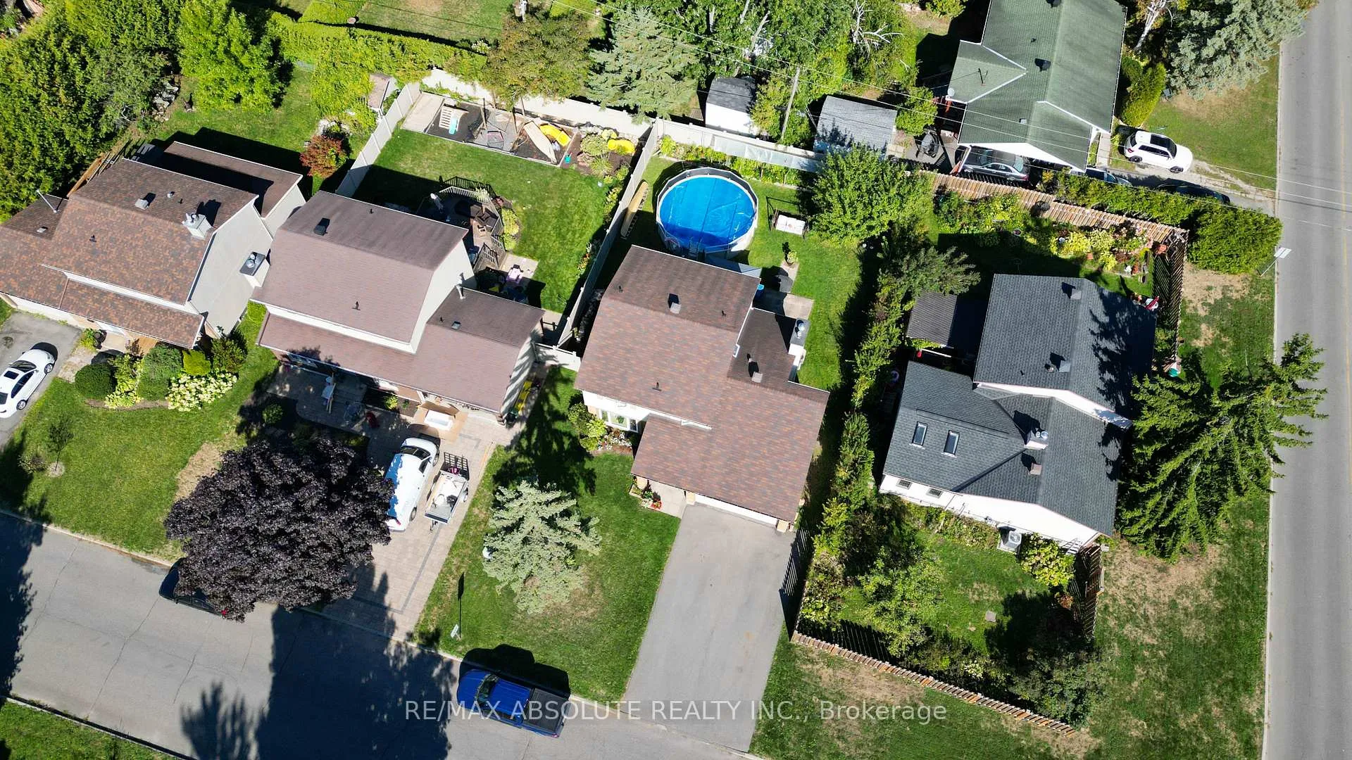 Photo 6 of 198 Hoylake Crescent, Ottawa, Bilberry Creek/Queenswood Heights — HOMEH