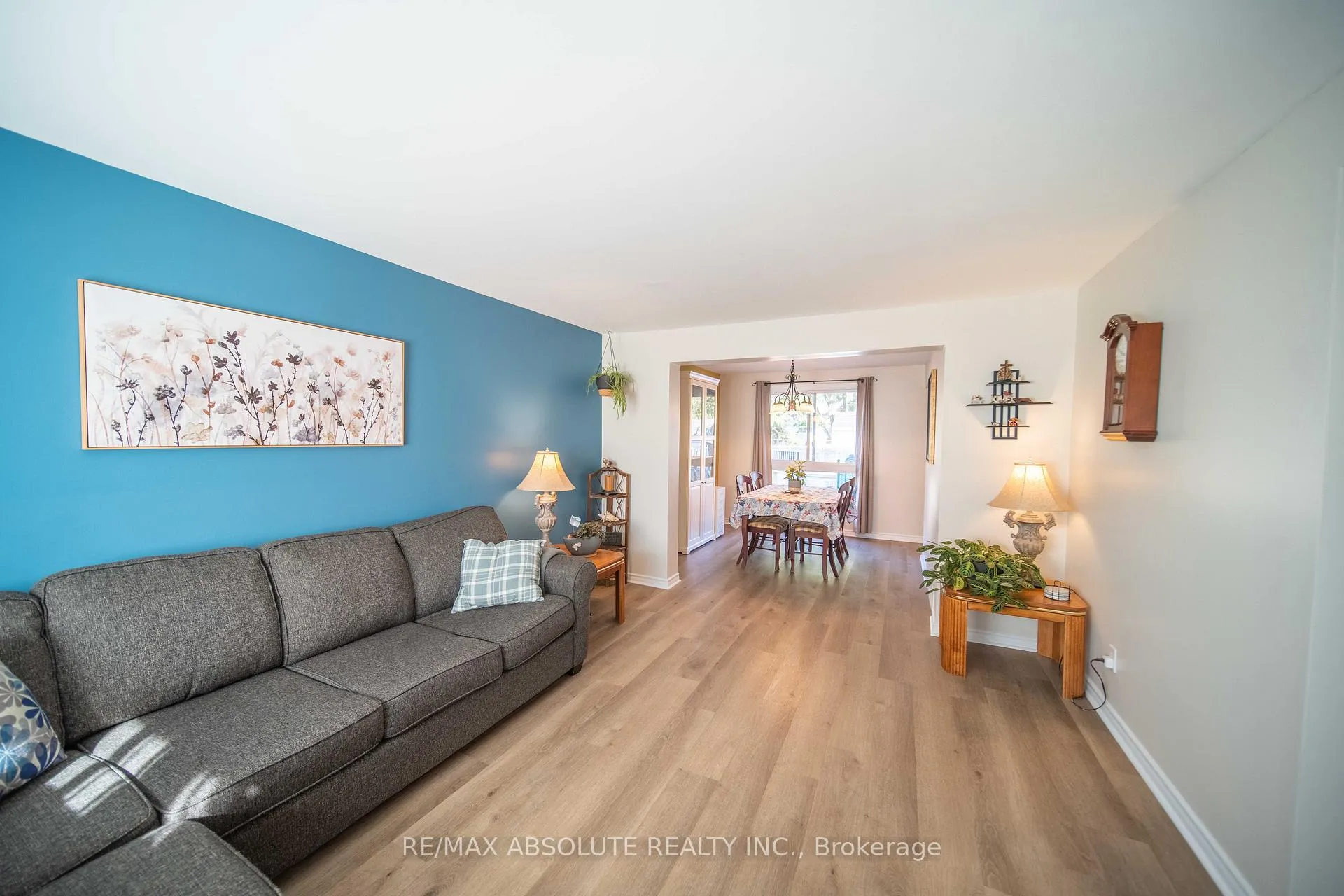 Photo 12 of 198 Hoylake Crescent, Ottawa, Bilberry Creek/Queenswood Heights — HOMEH