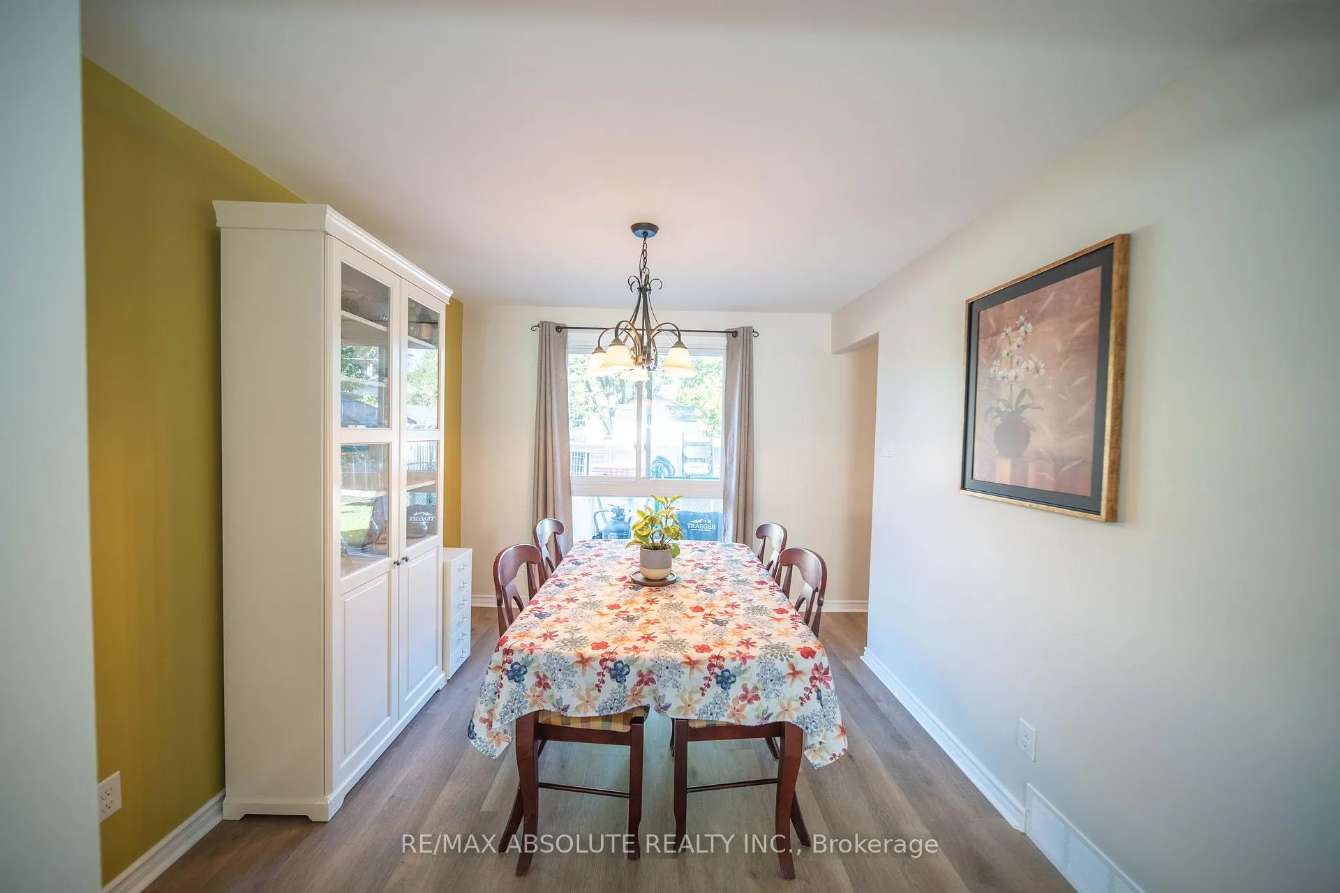 Photo 13 of 198 Hoylake Crescent, Ottawa, Bilberry Creek/Queenswood Heights — HOMEH