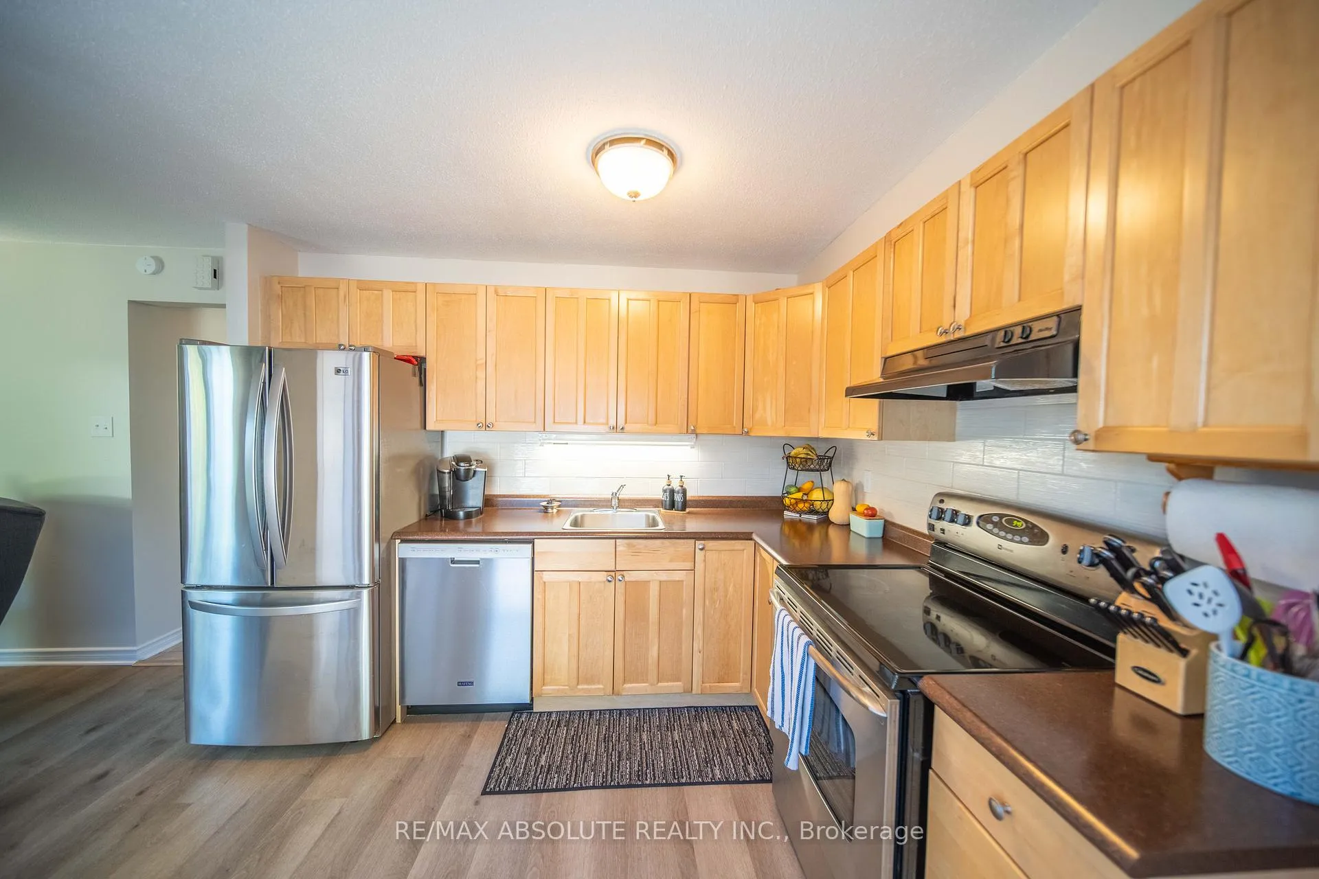 Photo 17 of 198 Hoylake Crescent, Ottawa, Bilberry Creek/Queenswood Heights — HOMEH