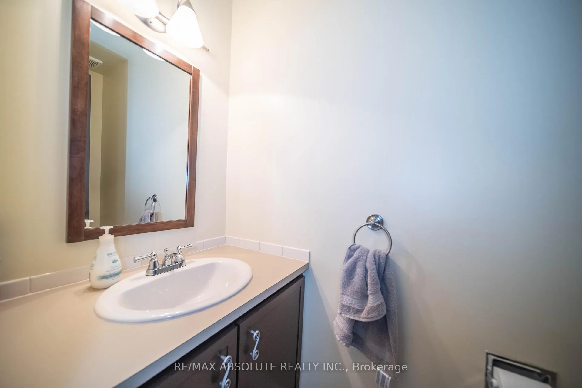 Photo 21 of 198 Hoylake Crescent, Ottawa, Bilberry Creek/Queenswood Heights — HOMEH
