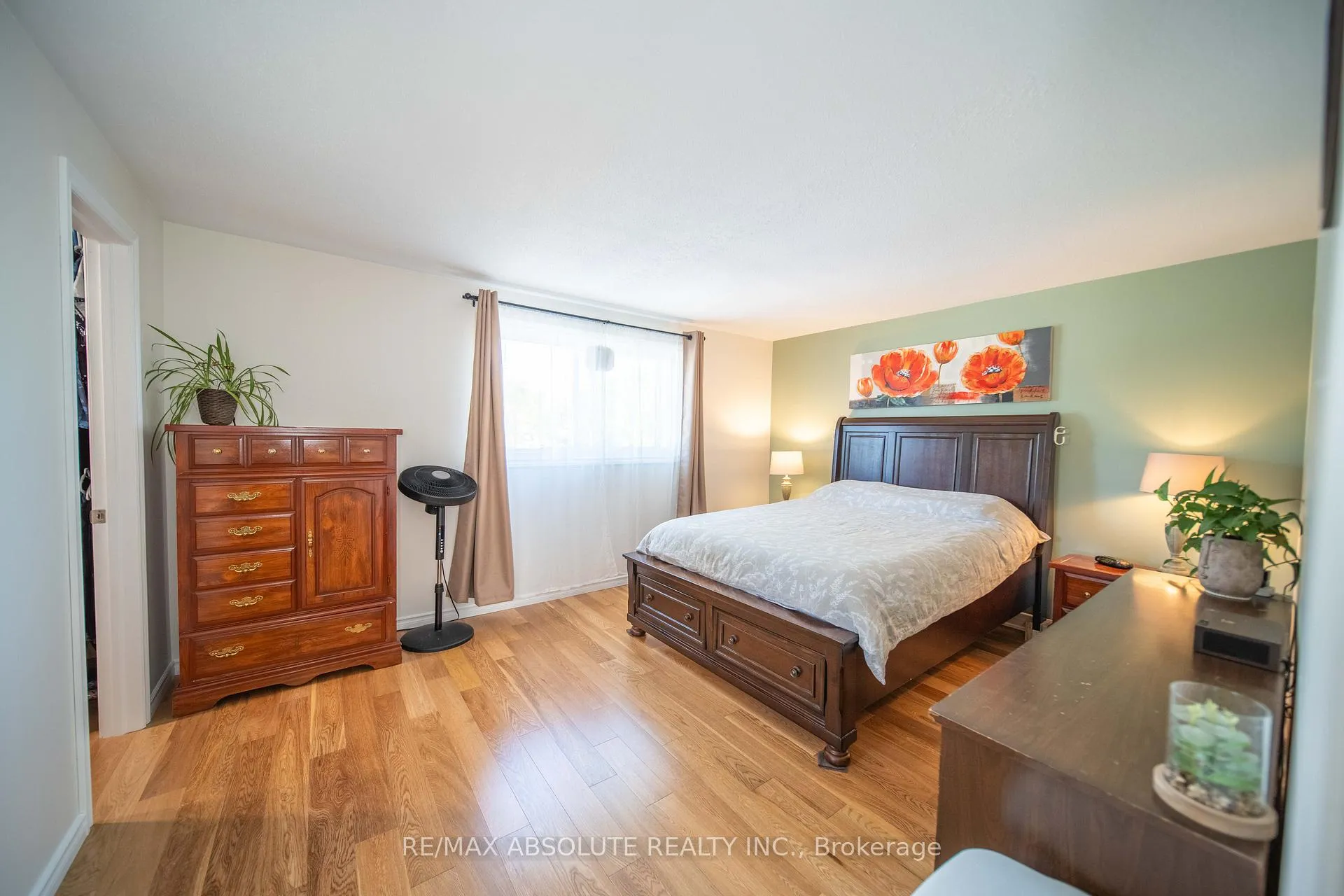 Photo 23 of 198 Hoylake Crescent, Ottawa, Bilberry Creek/Queenswood Heights — HOMEH