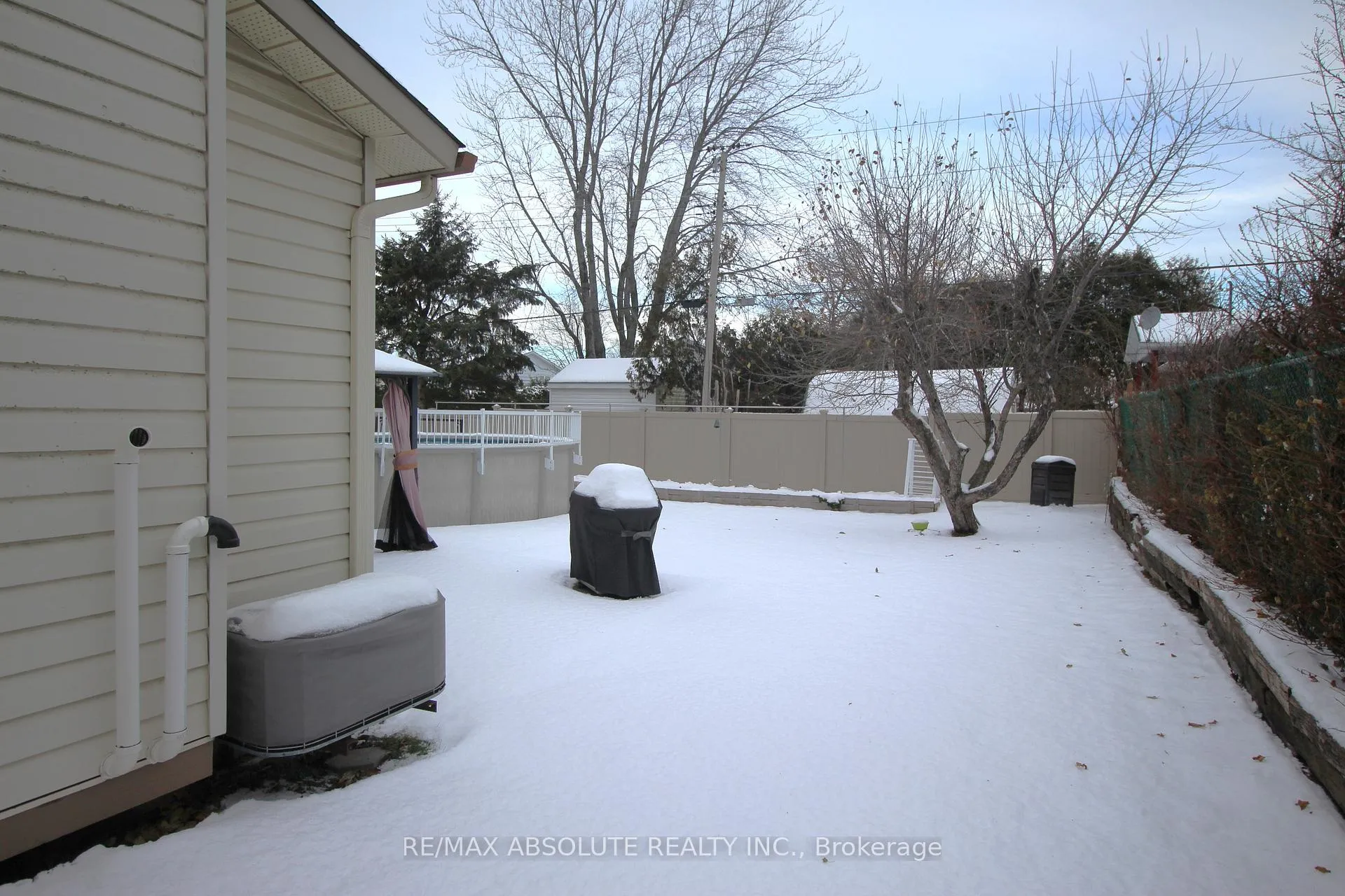 Photo 35 of 198 Hoylake Crescent, Ottawa, Bilberry Creek/Queenswood Heights — HOMEH
