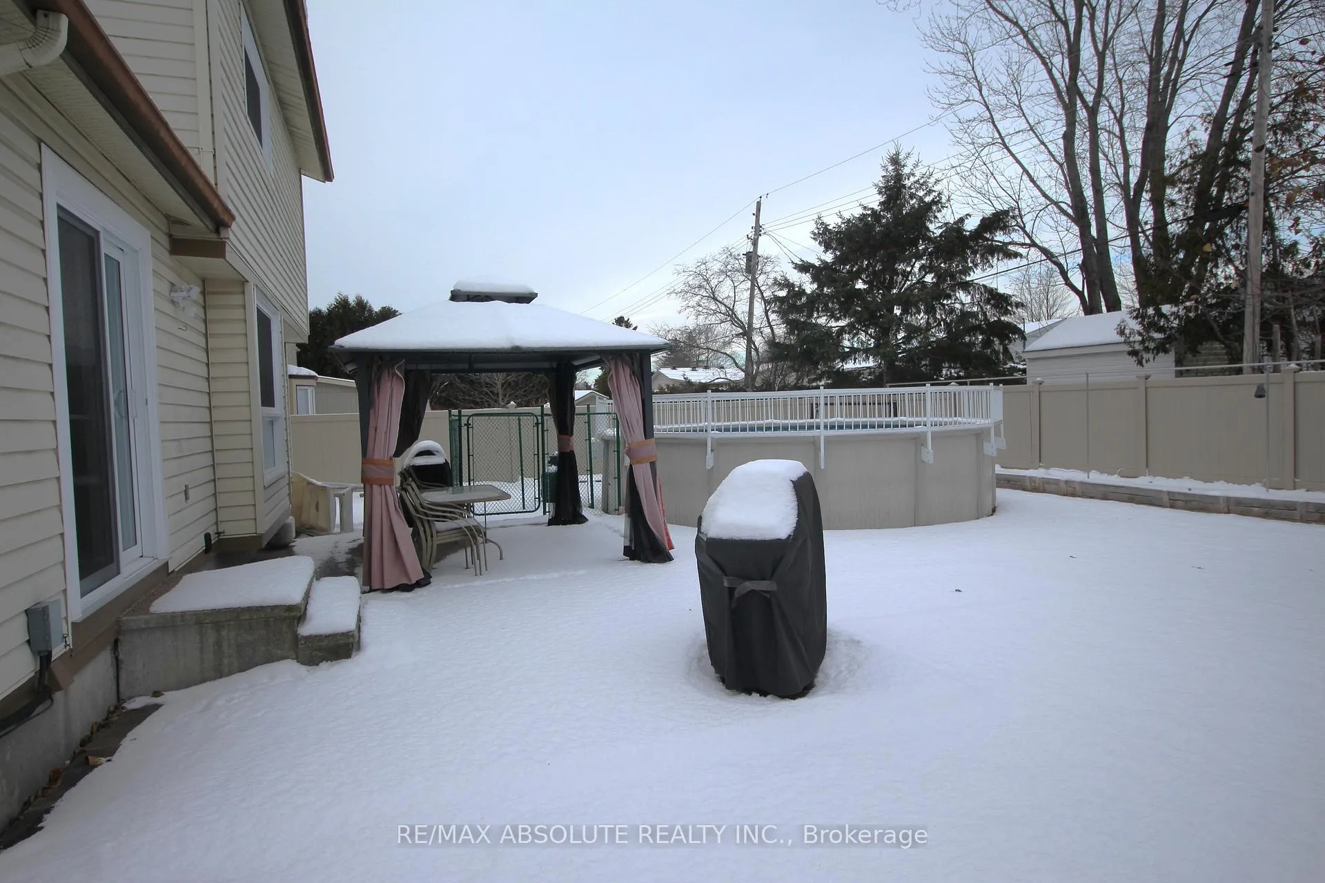 Photo 36 of 198 Hoylake Crescent, Ottawa, Bilberry Creek/Queenswood Heights — HOMEH
