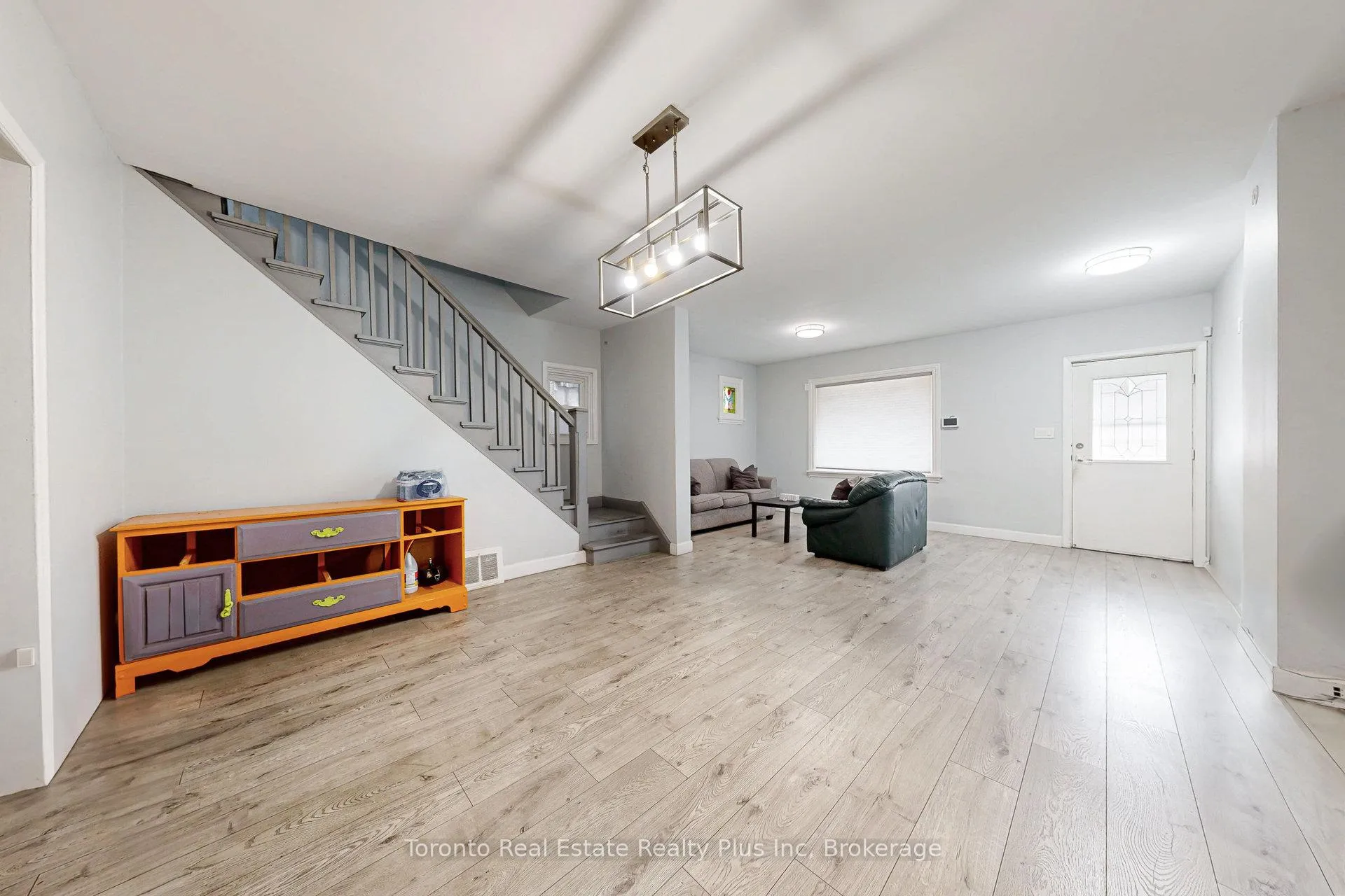 Photo 3 of 280 Cannon Street E, Hamilton, Beasley — HOMEH