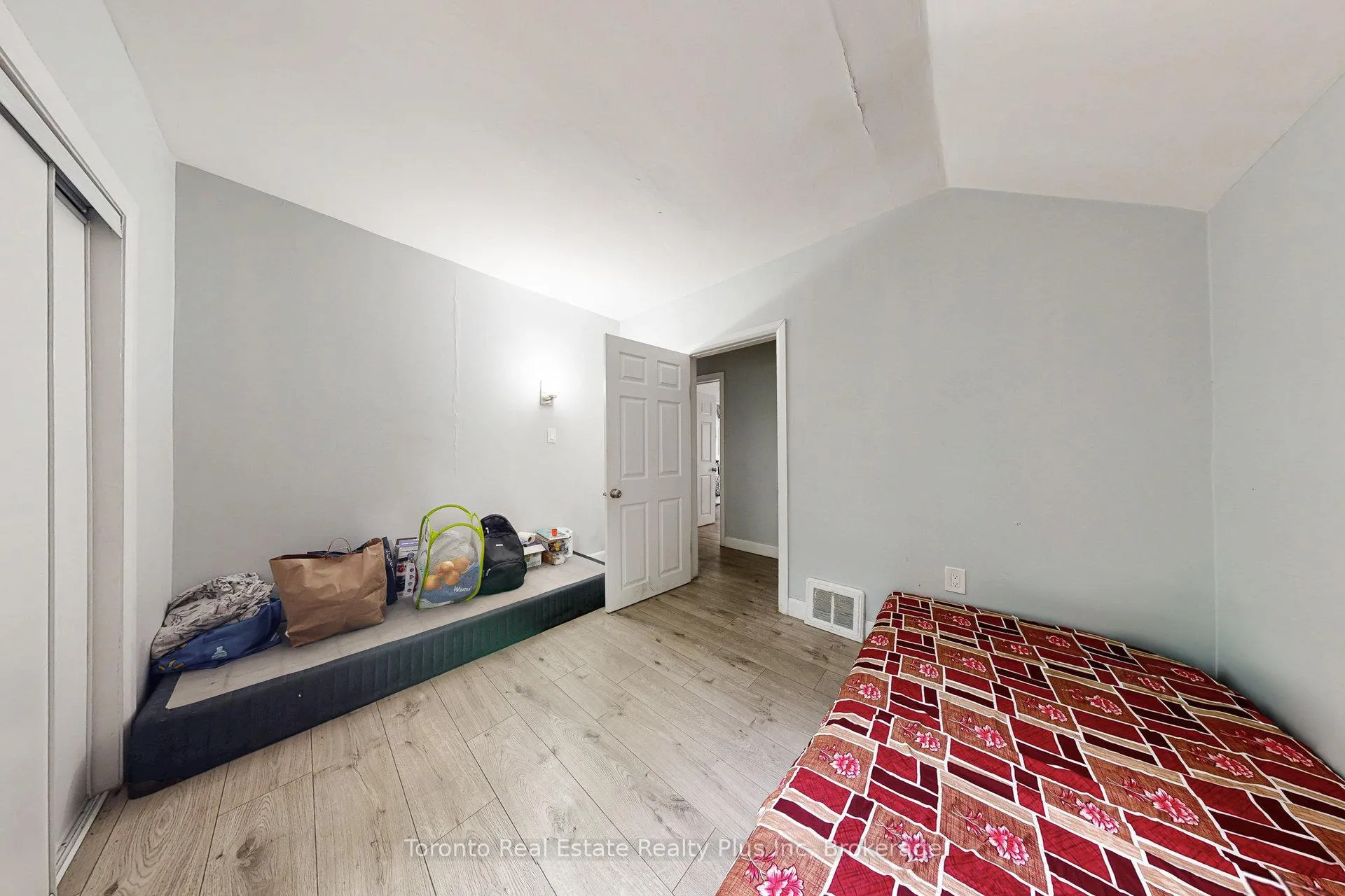 Photo 15 of 280 Cannon Street E, Hamilton, Beasley — HOMEH
