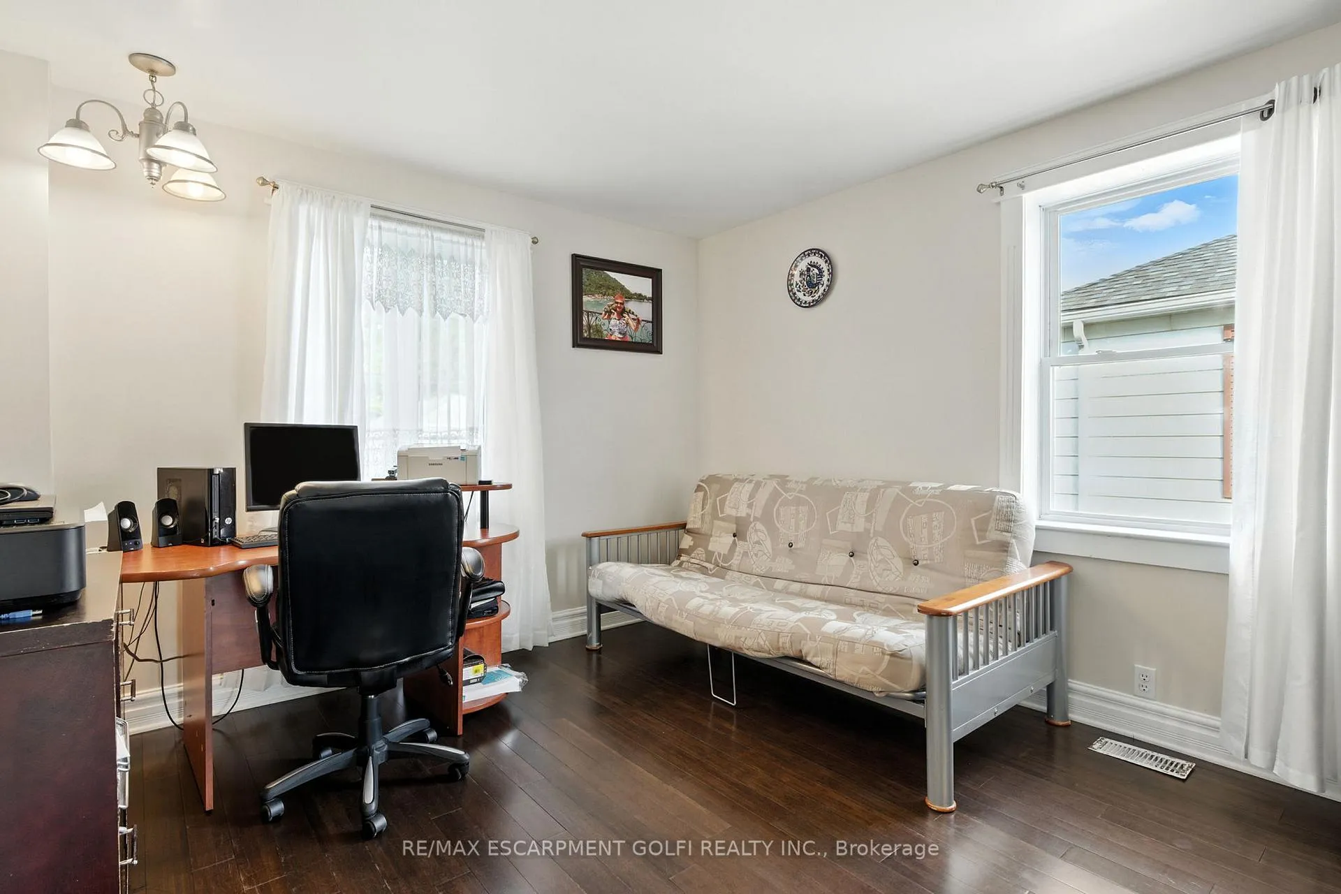 Photo 11 of 39 Clayburn Avenue, St. Catharines, Oakdale — HOMEH