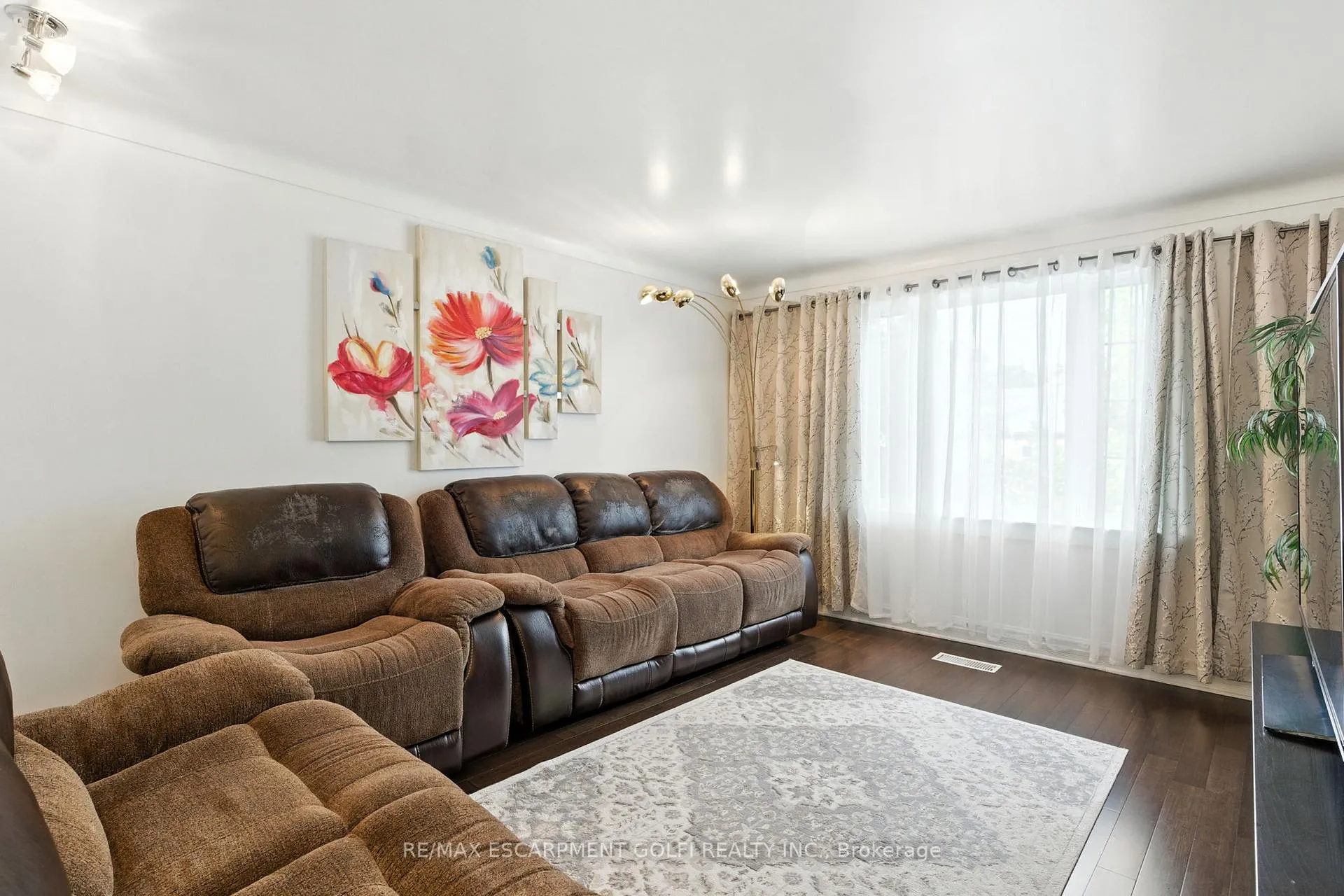 Photo 12 of 39 Clayburn Avenue, St. Catharines, Oakdale — HOMEH
