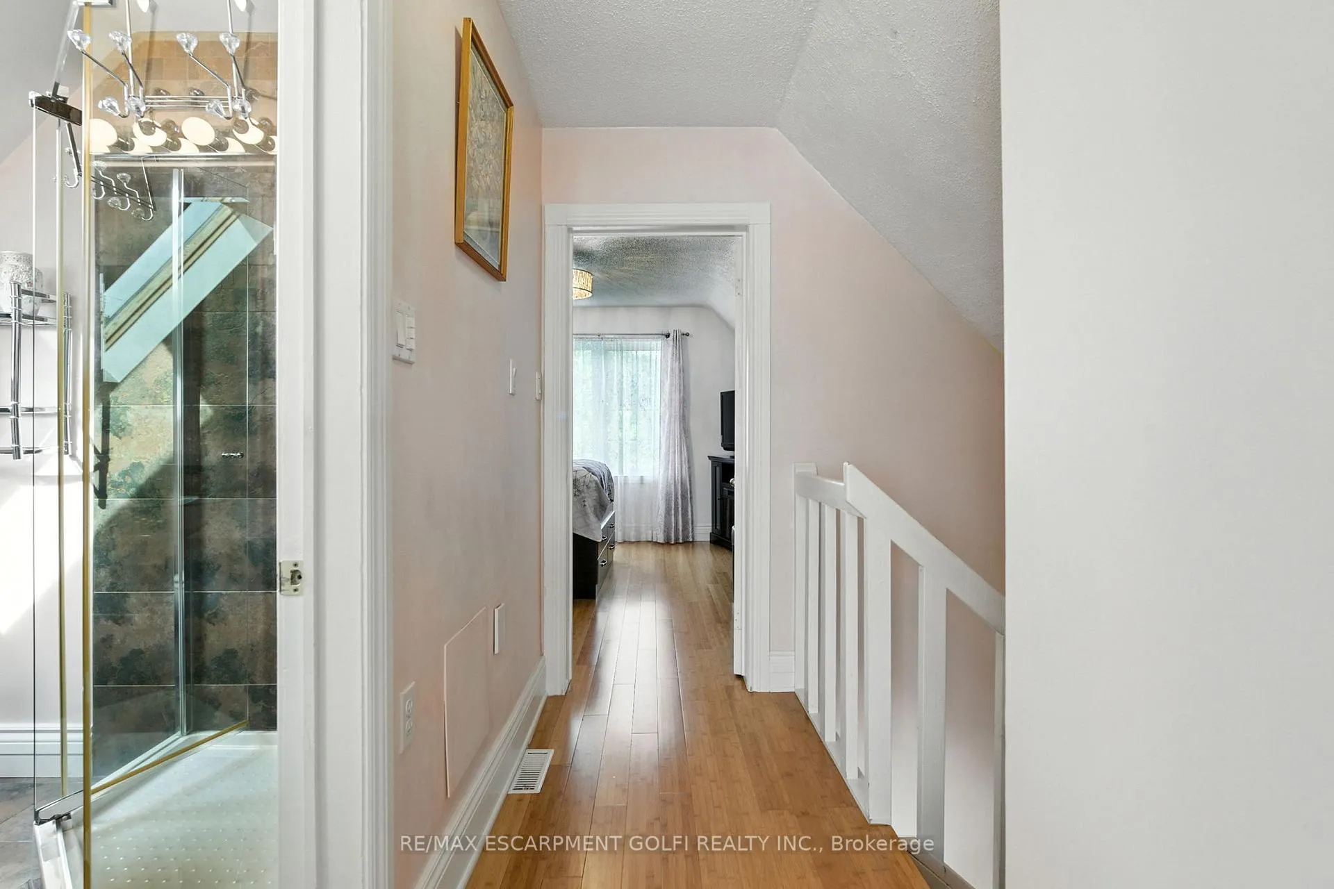 Photo 15 of 39 Clayburn Avenue, St. Catharines, Oakdale — HOMEH