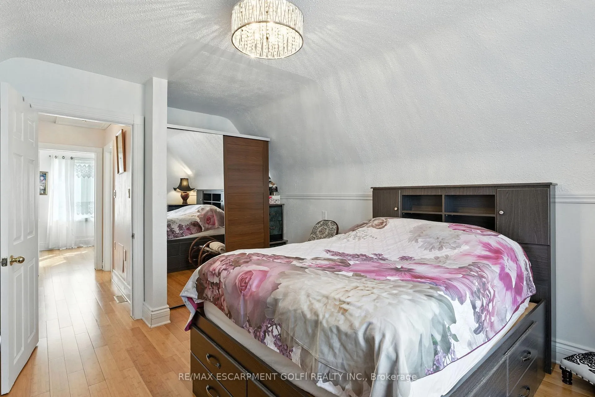 Photo 16 of 39 Clayburn Avenue, St. Catharines, Oakdale — HOMEH