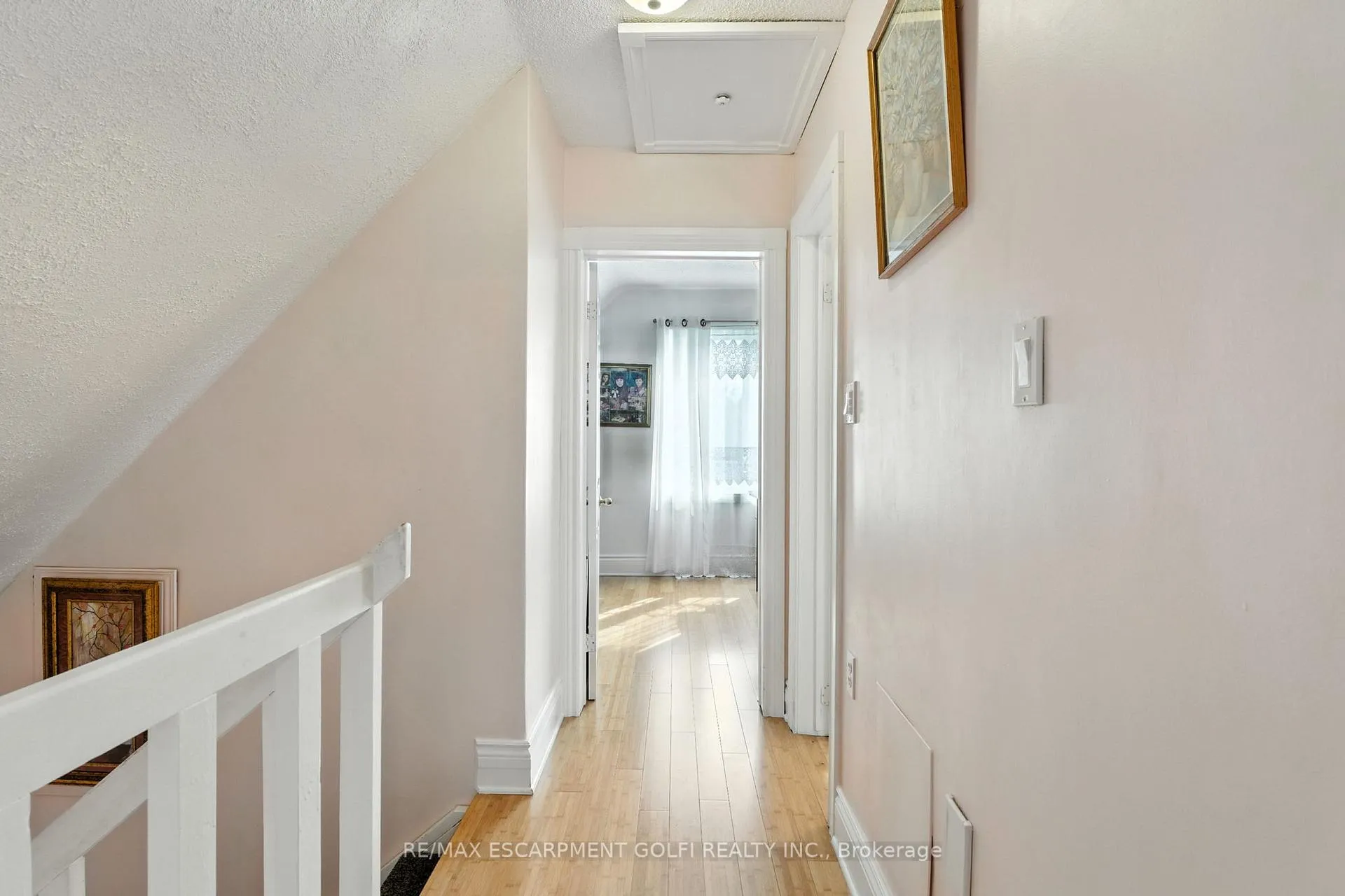 Photo 18 of 39 Clayburn Avenue, St. Catharines, Oakdale — HOMEH