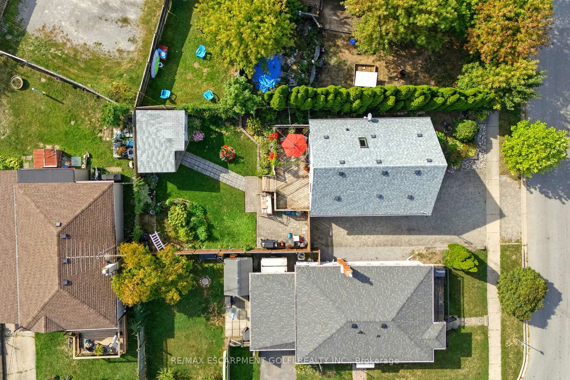 Photo 33 of 39 Clayburn Avenue, St. Catharines, Oakdale — HOMEH
