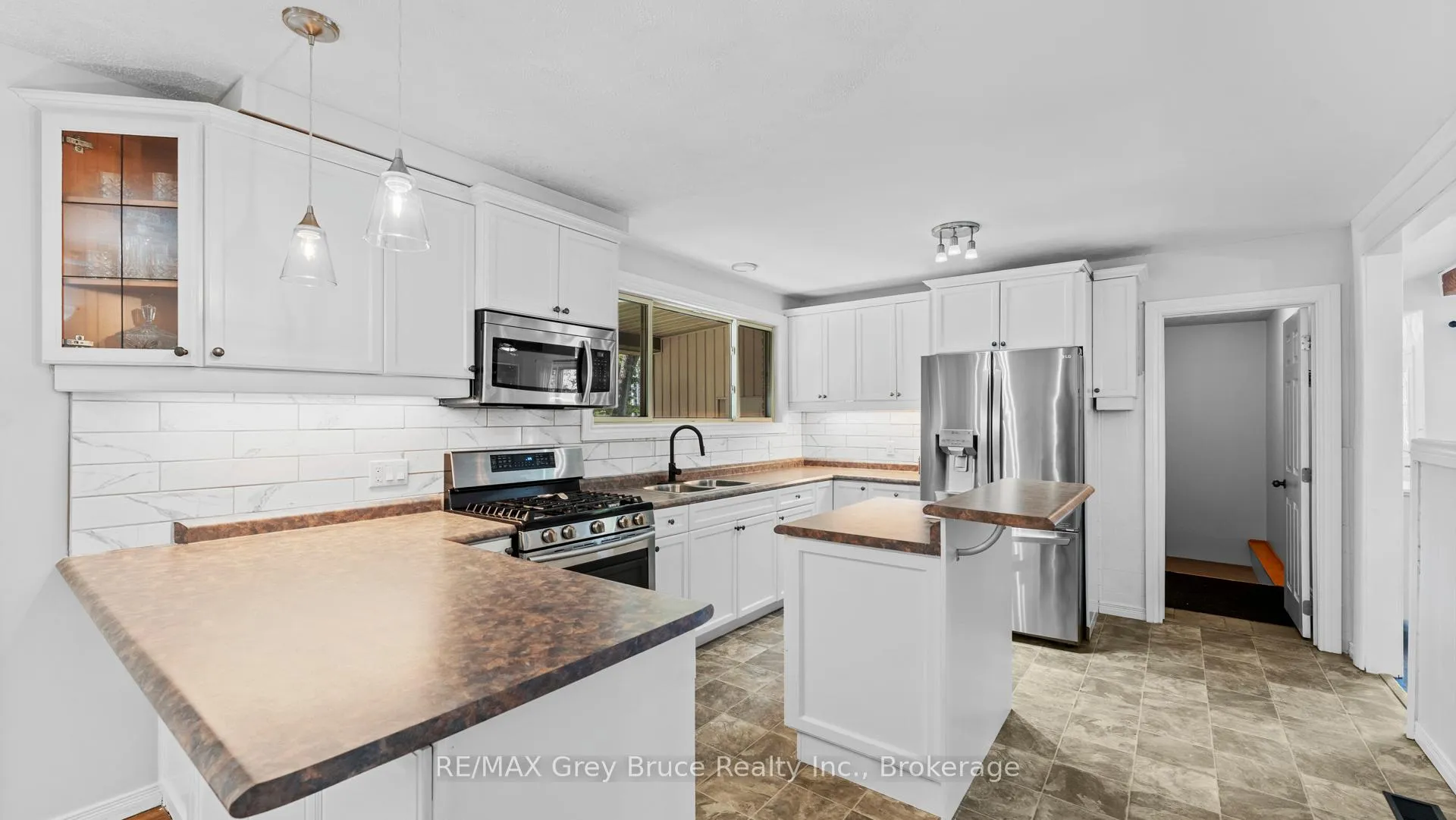 Photo 17 of 161 1st Avenue N, Arran-Elderslie — HOMEH