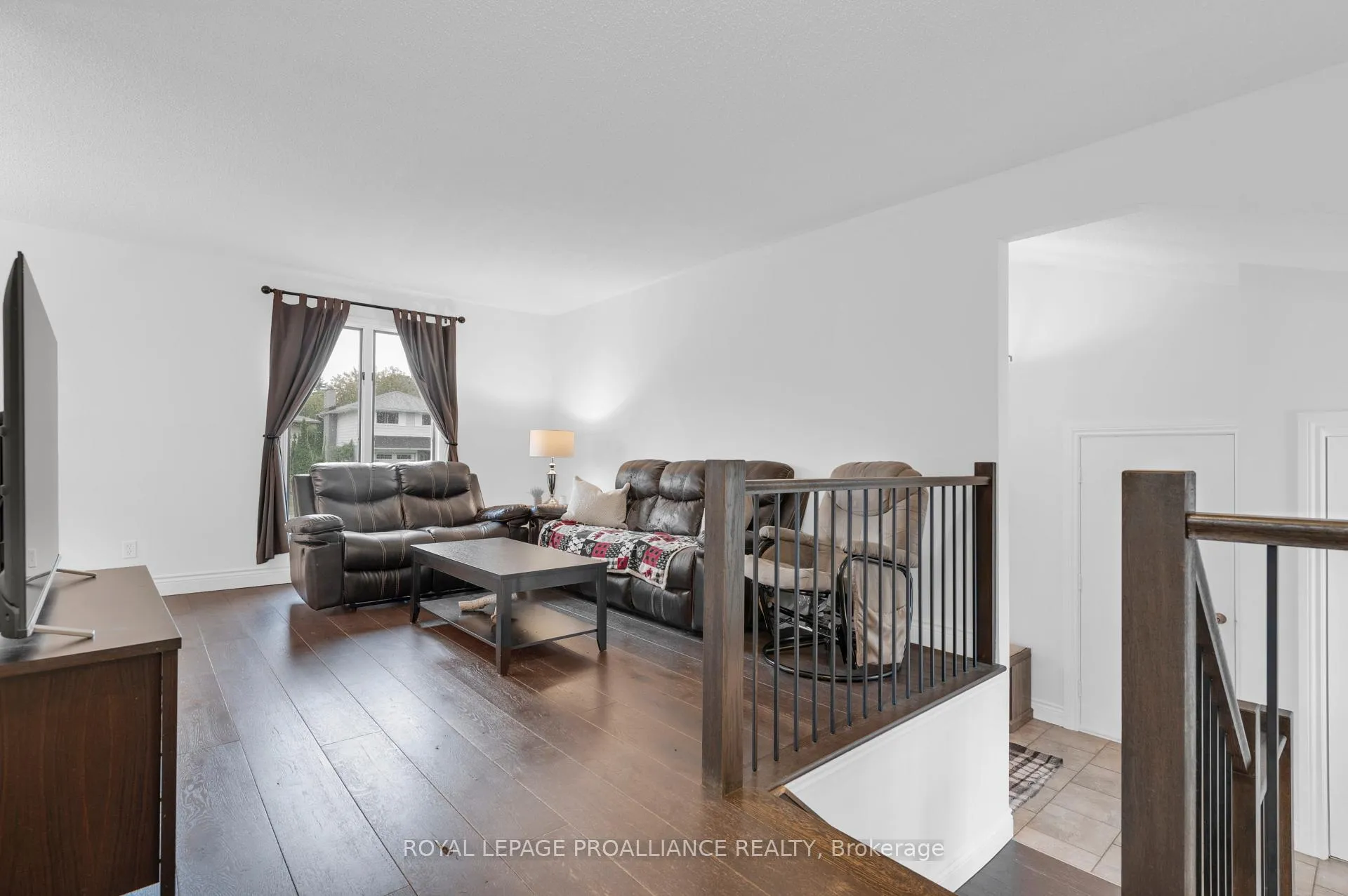 Photo 9 of 22 Briarwood Crescent, Belleville, Belleville Ward — HOMEH