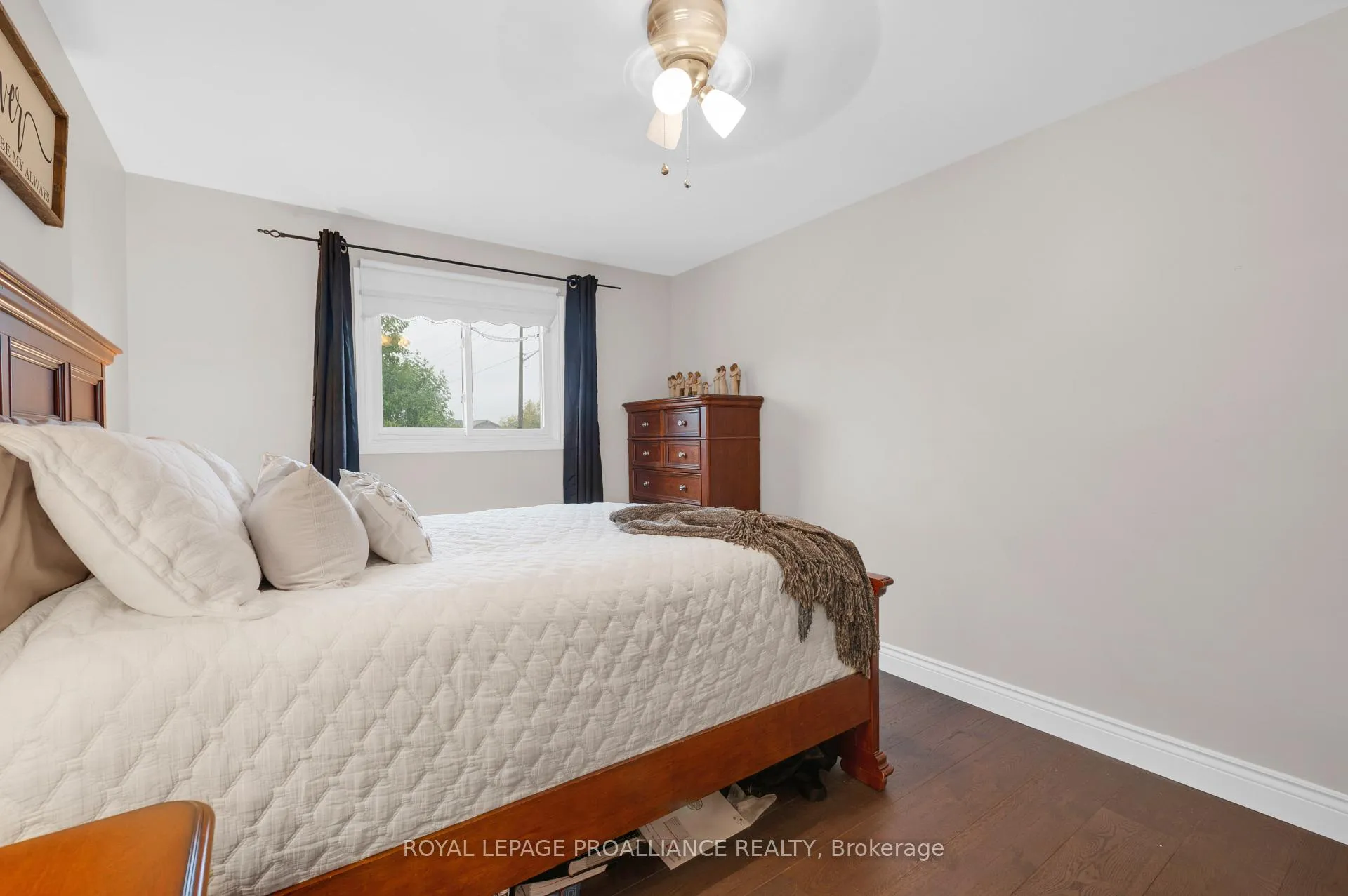 Photo 19 of 22 Briarwood Crescent, Belleville, Belleville Ward — HOMEH