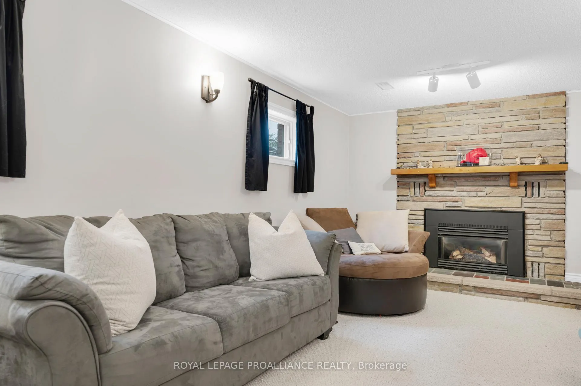 Photo 24 of 22 Briarwood Crescent, Belleville, Belleville Ward — HOMEH