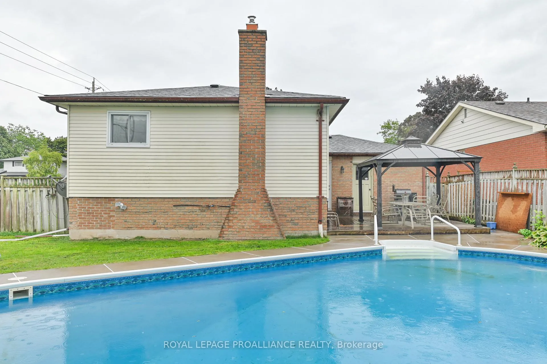 Photo 32 of 22 Briarwood Crescent, Belleville, Belleville Ward — HOMEH