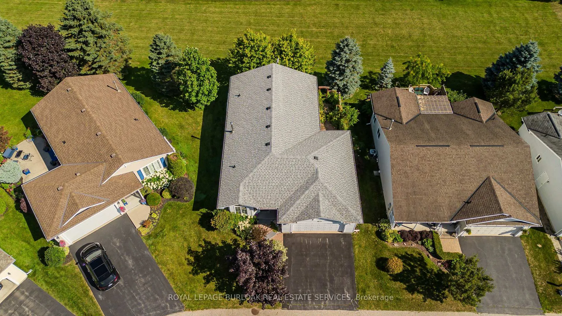 Photo 4 of 109 Emerald Court, Hamilton, Freelton — HOMEH