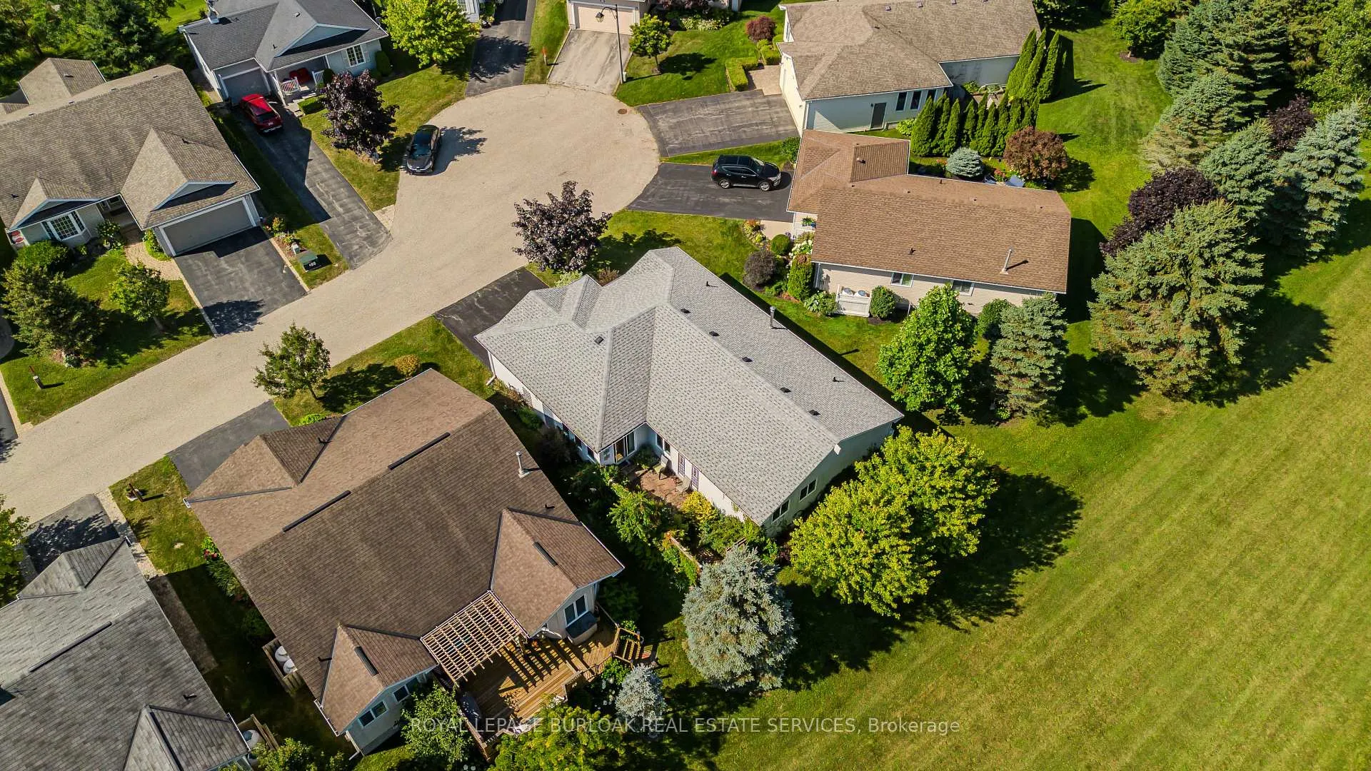 Photo 9 of 109 Emerald Court, Hamilton, Freelton — HOMEH