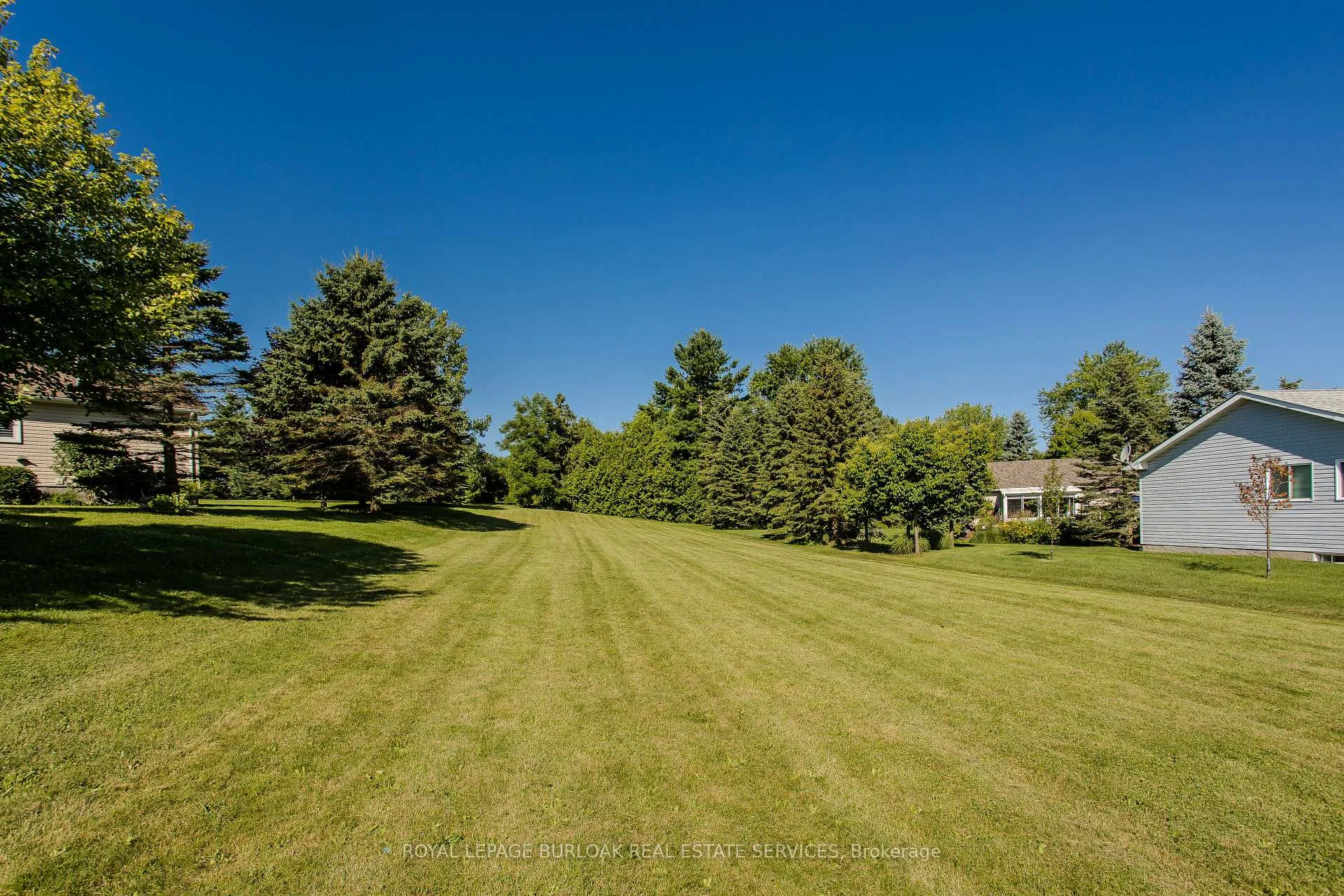 Photo 11 of 109 Emerald Court, Hamilton, Freelton — HOMEH