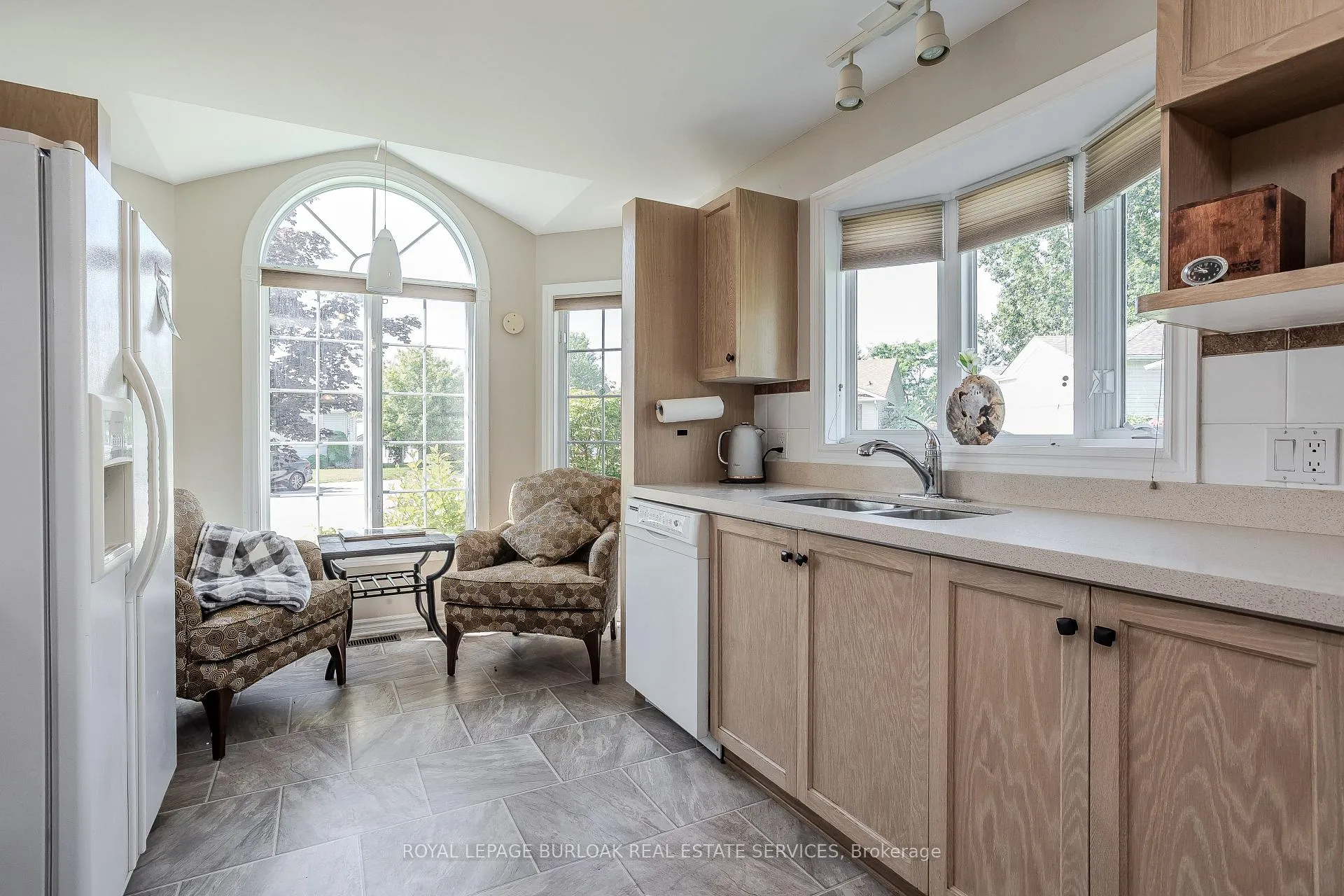 Photo 16 of 109 Emerald Court, Hamilton, Freelton — HOMEH